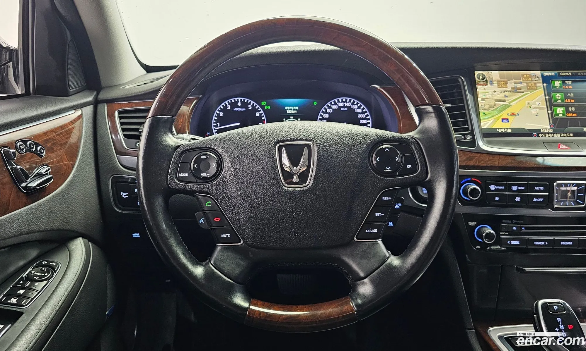 Hyundai Equus 2013 — 2