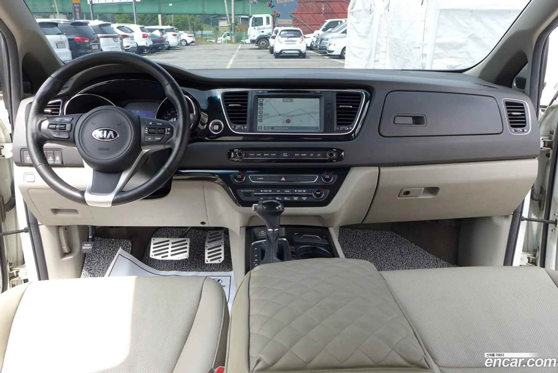 Kia Carnival 2016 — 11