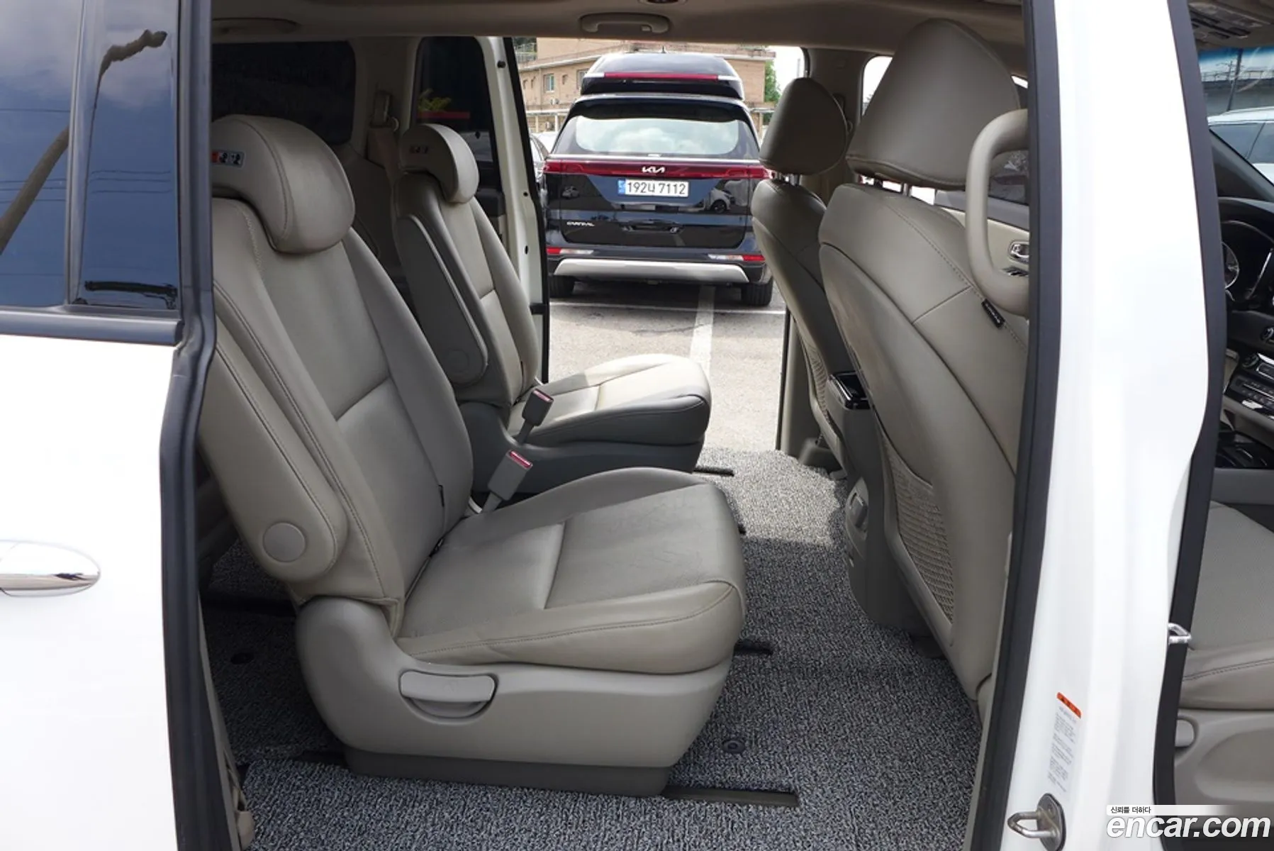 Kia Carnival 2016 — 7
