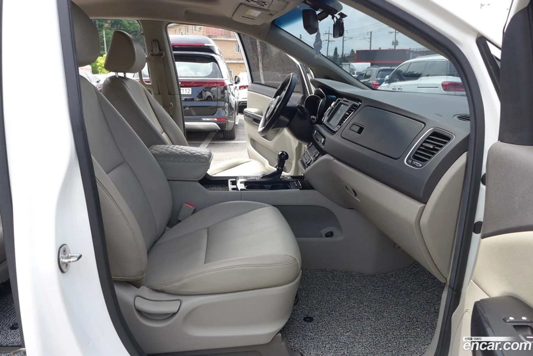 Kia Carnival 2016 — 12