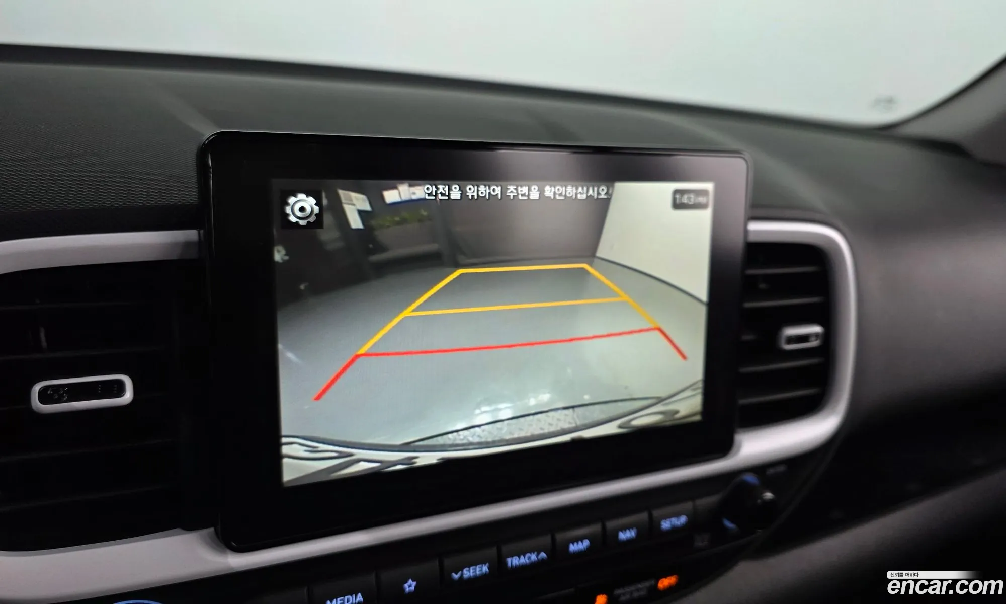 Hyundai Venue 2020 — 19