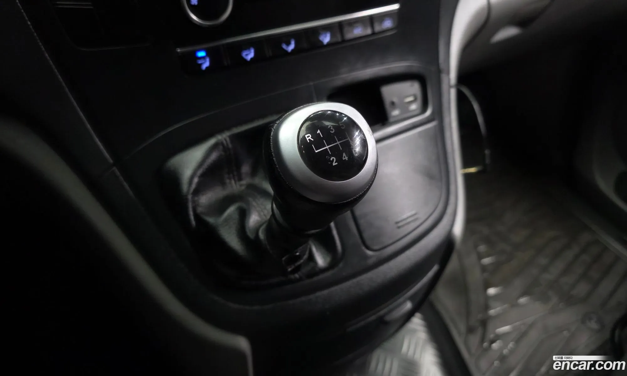Hyundai Grand Starex 2018 — 12