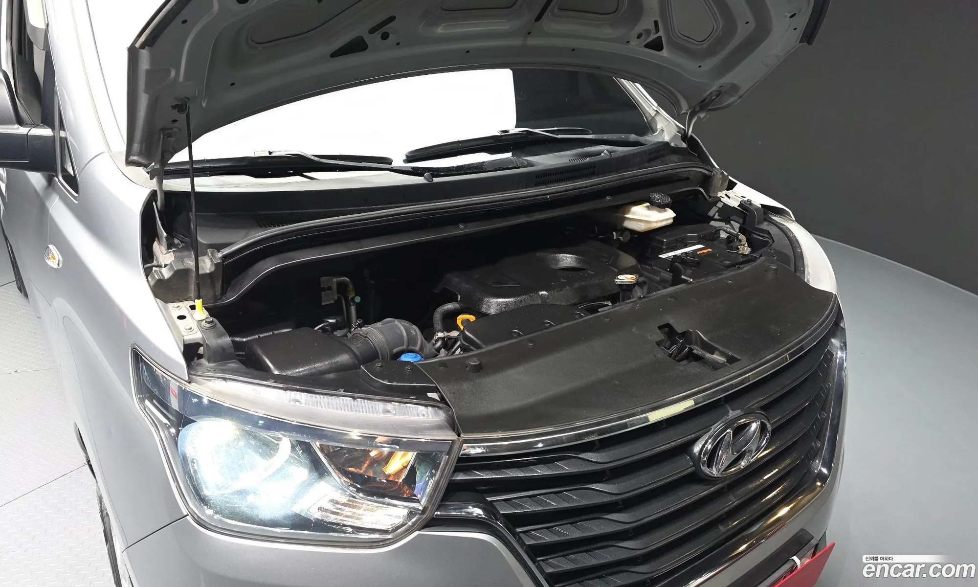 Hyundai Grand Starex 2018 — 18