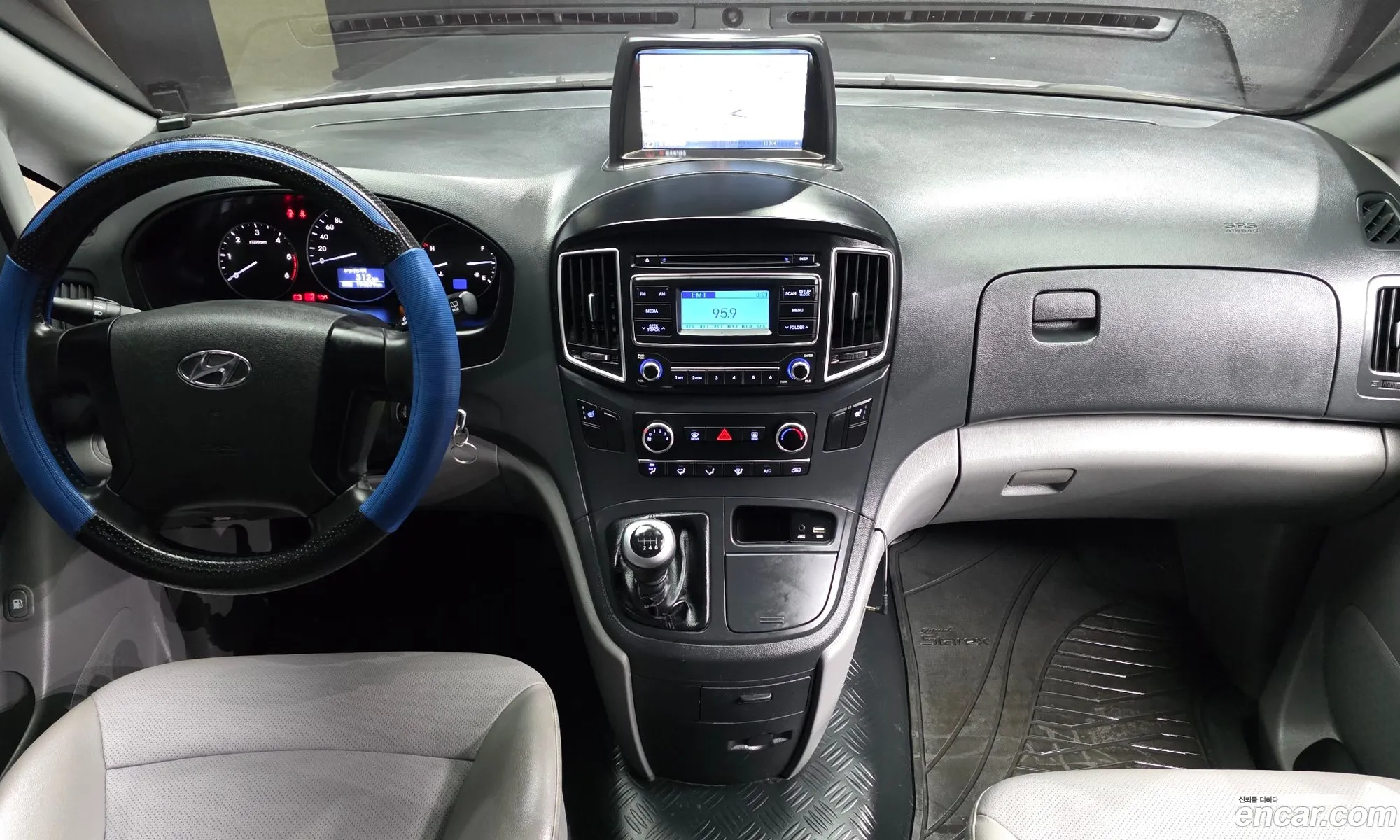Hyundai Grand Starex 2018 — 16