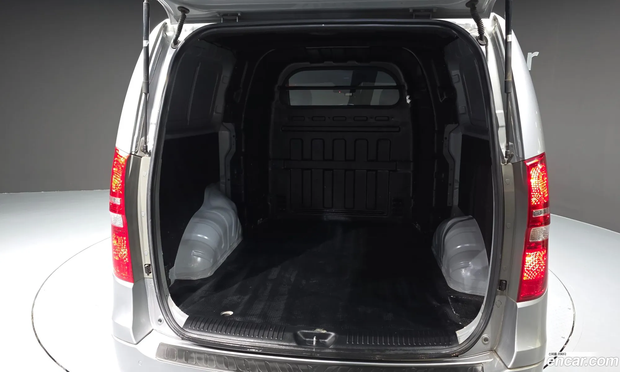 Hyundai Grand Starex 2018 — 15