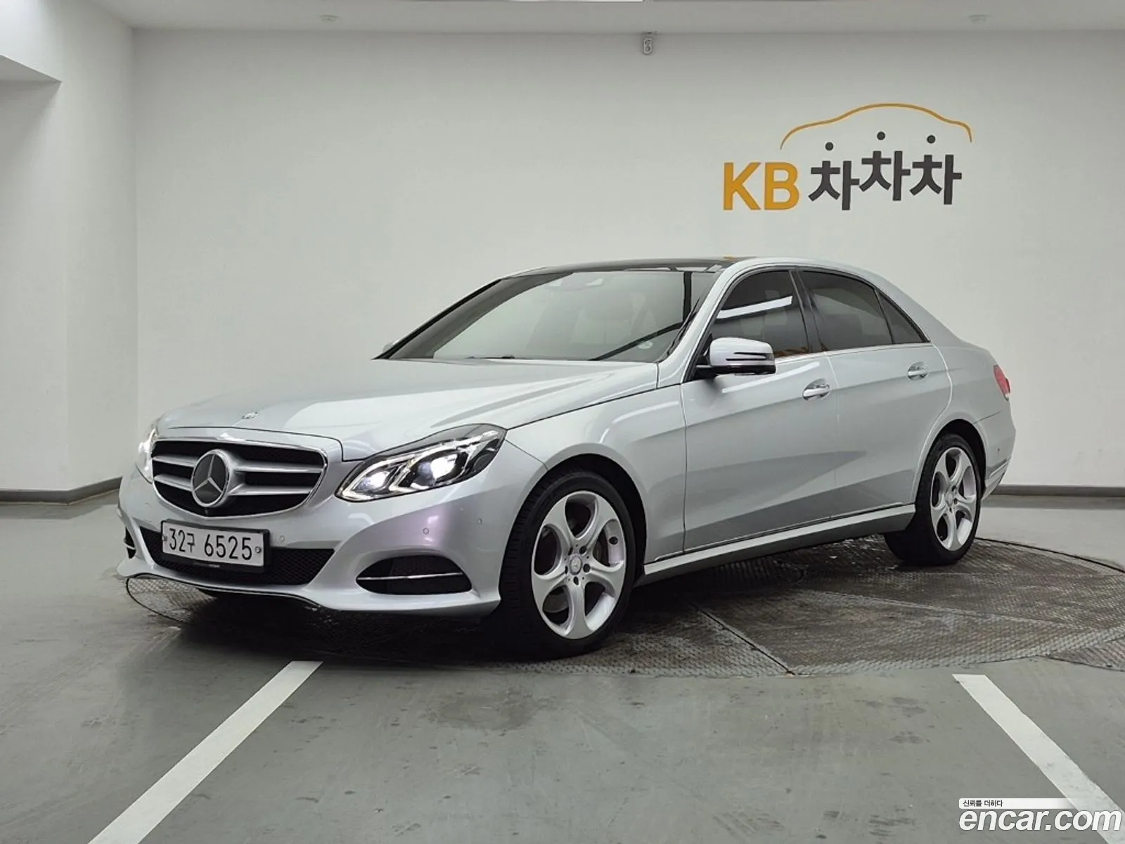 Mercedes-Benz E-Class W212 2015 — 16