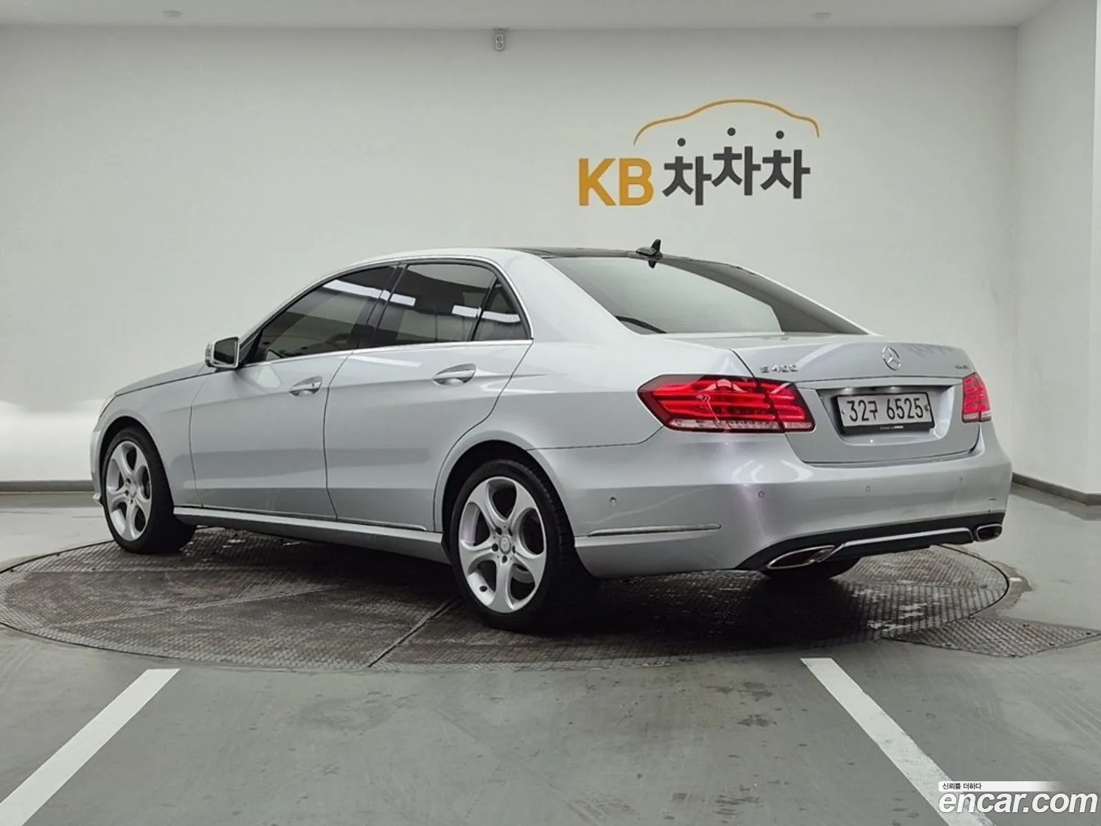 Mercedes-Benz E-Class W212 2015 — 18