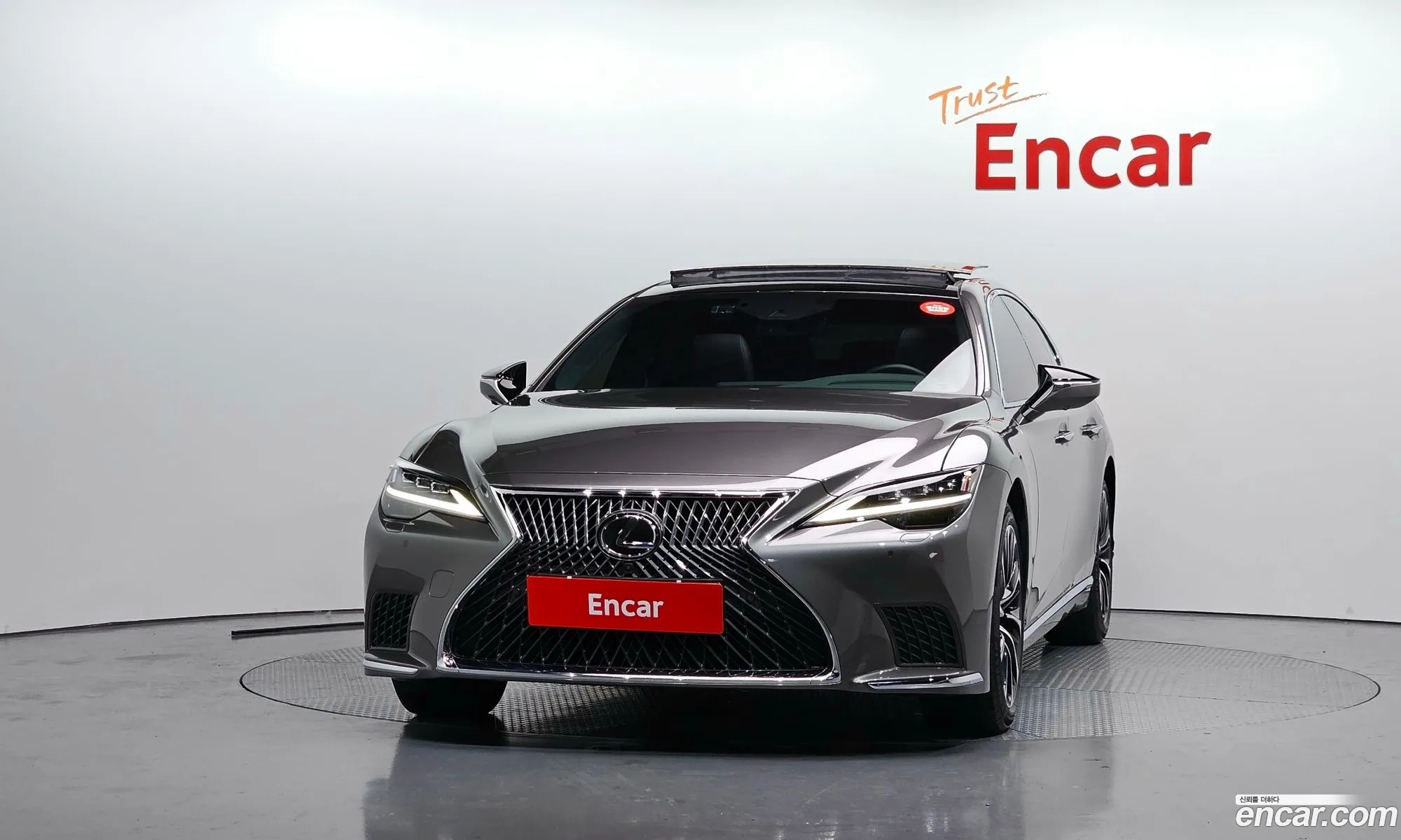 Lexus LS500 2023 JTHG5LGF0P5011197 — 3