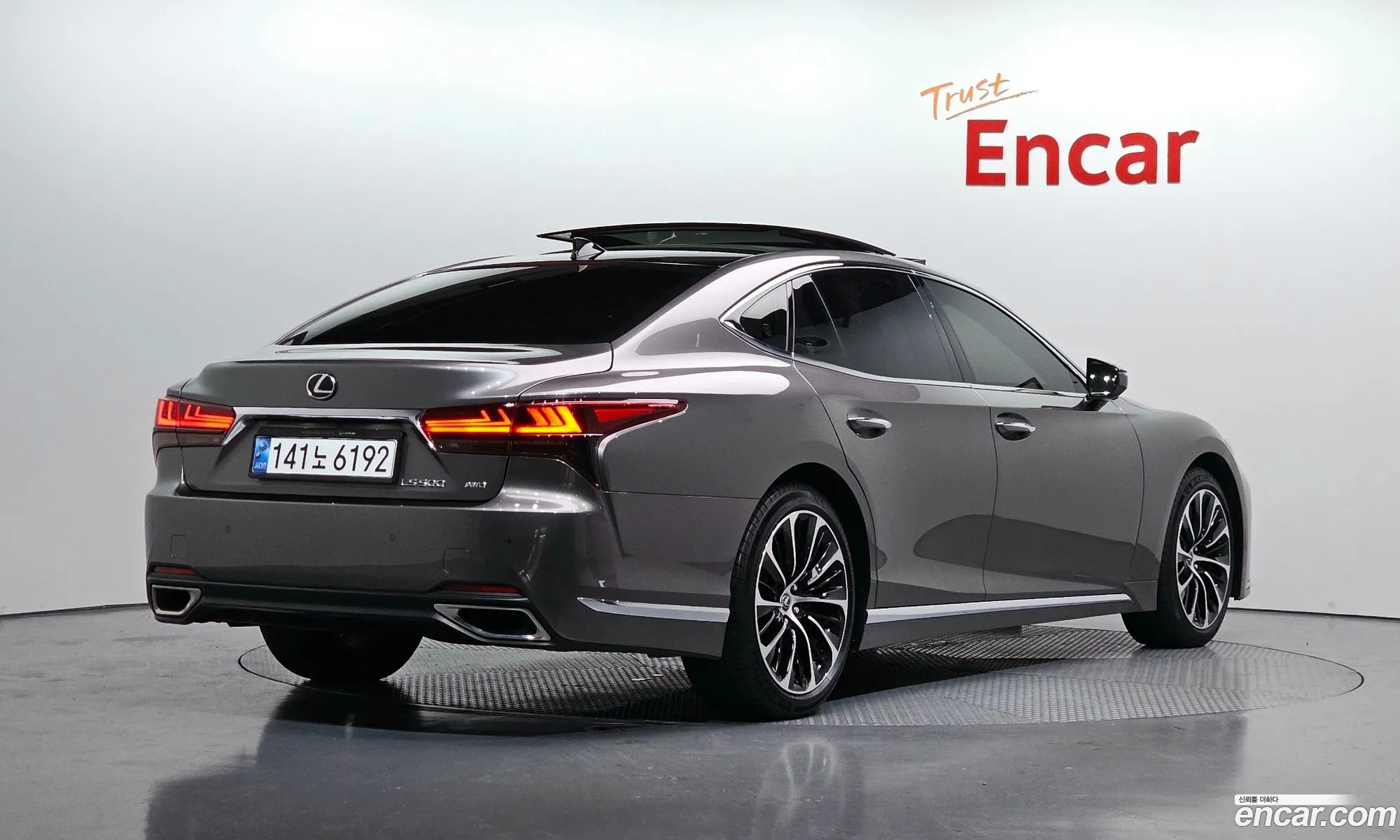 Lexus LS500 2023 JTHG5LGF0P5011197 — 10