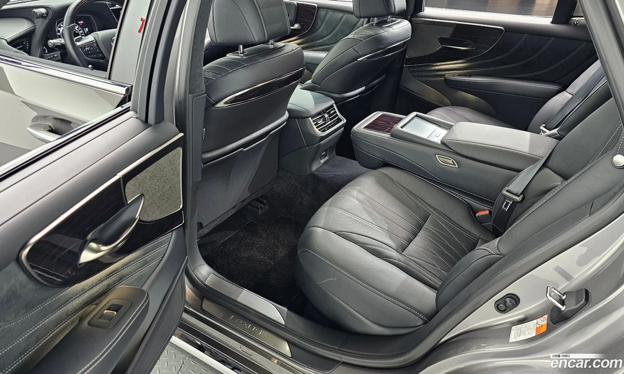 Lexus LS500 2023 JTHG5LGF0P5011197 — 7
