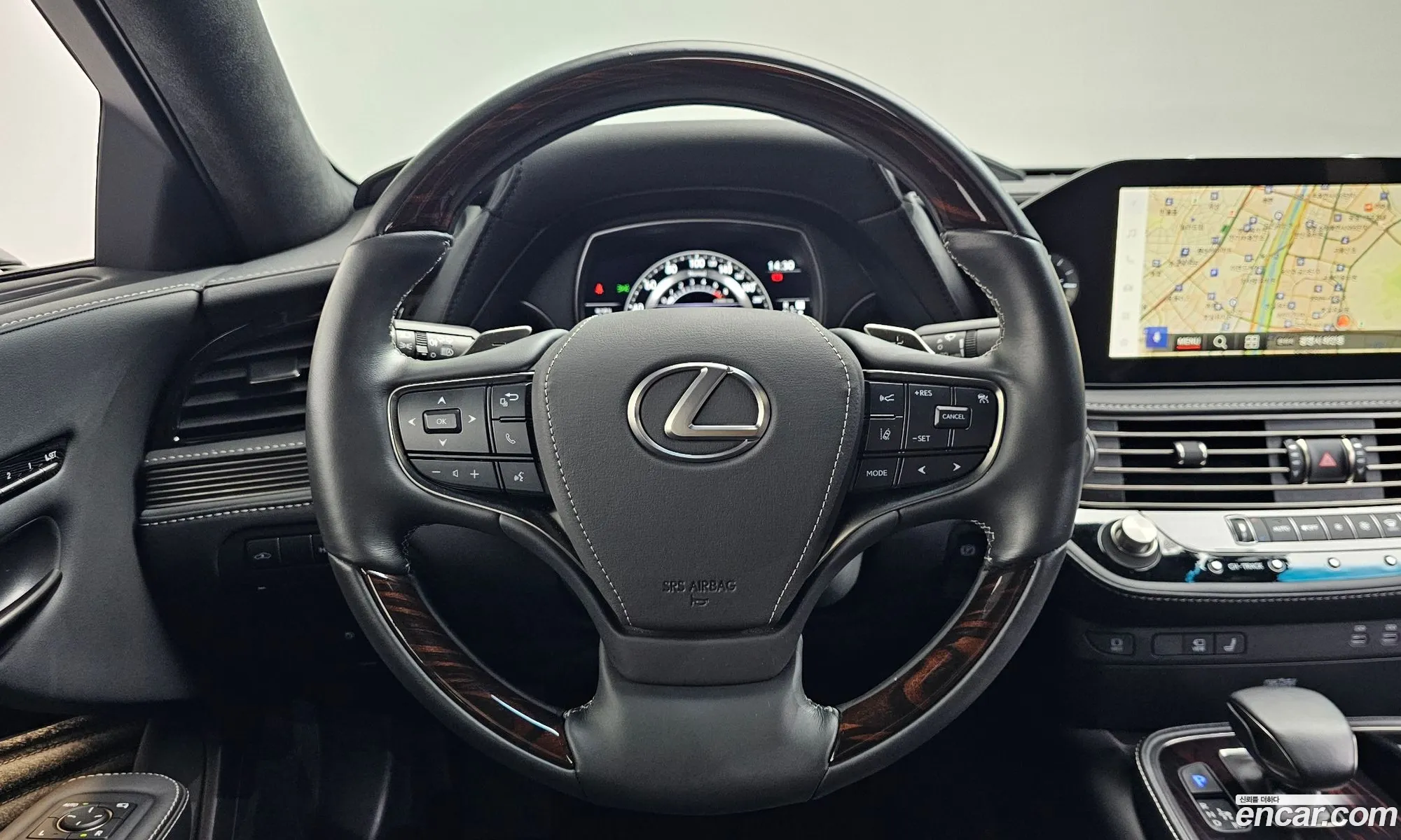 Lexus LS500 2023 JTHG5LGF0P5011197 — 14