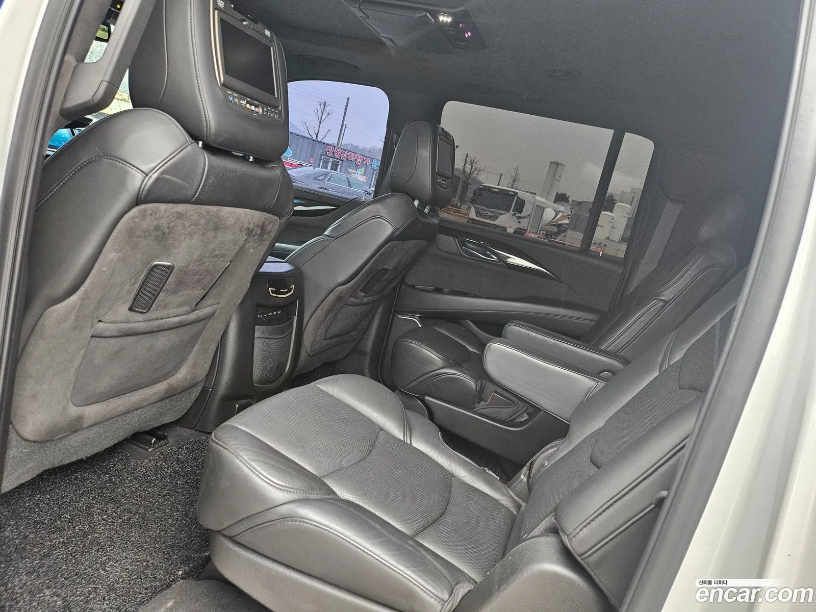 Cadillac Escalade 2018 — 5