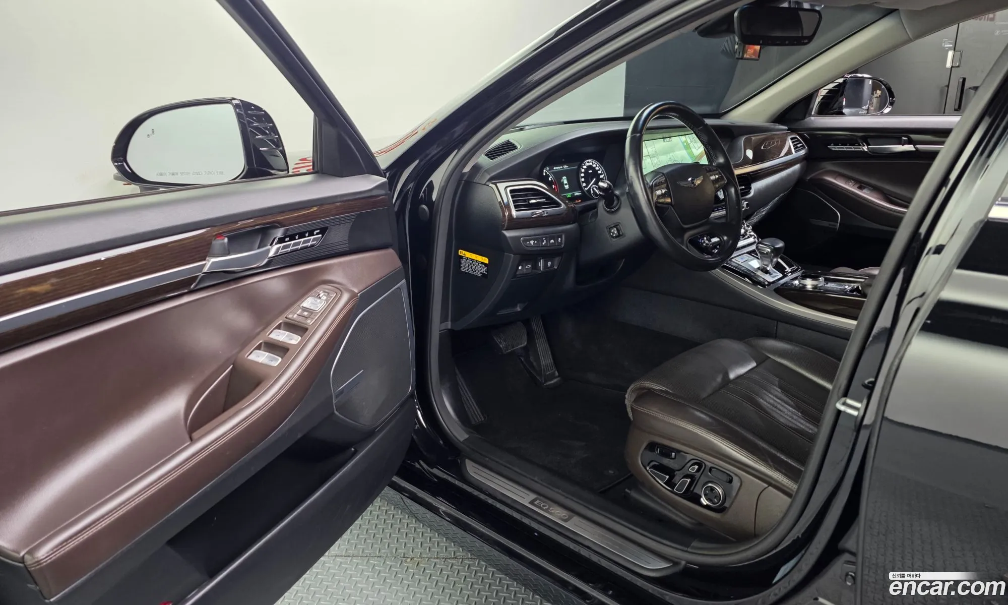 Genesis EQ900 2016 — 6