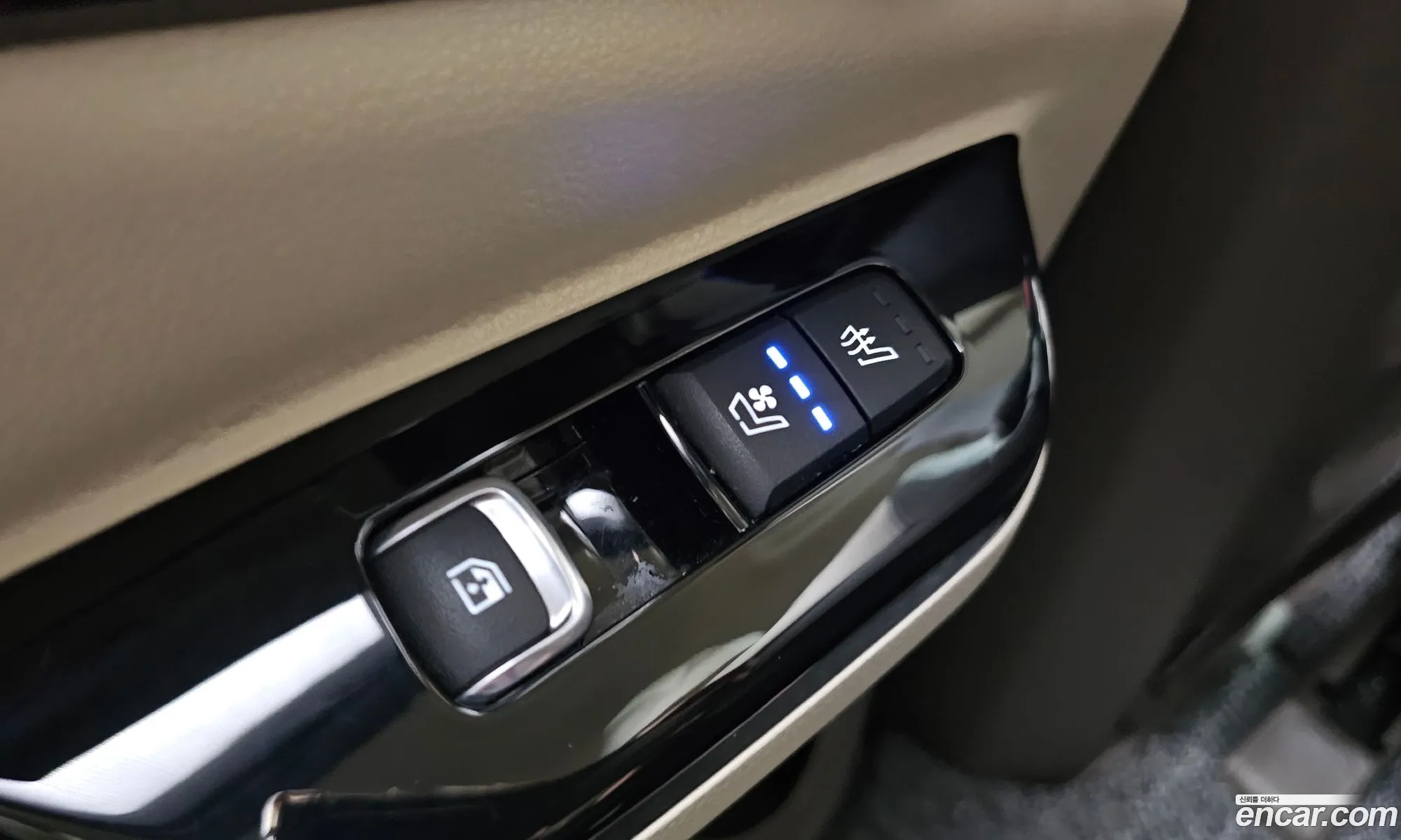 Kia Carnival 2021 KNANE81BBMS095649 — 4