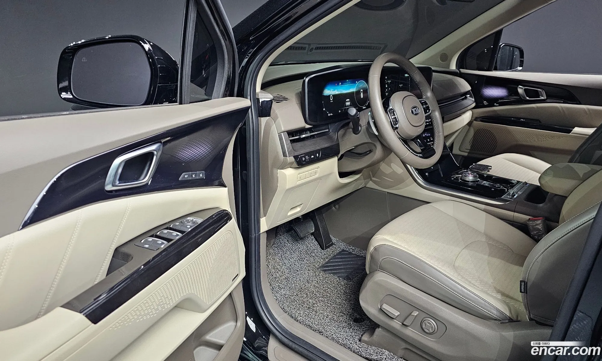 Kia Carnival 2021 KNANE81BBMS095649 — 10