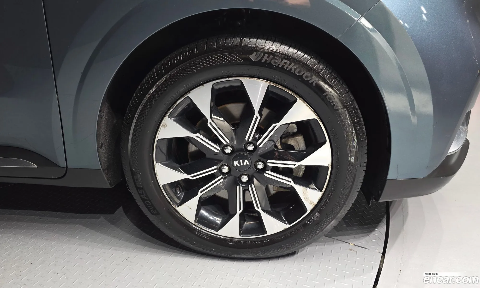 Kia Carnival 2020 KNANE81BBMS023047 — 4