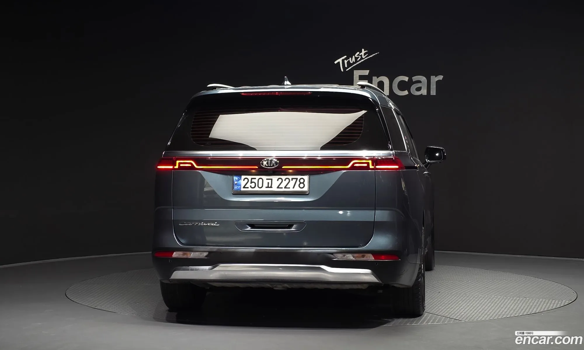 Kia Carnival 2020 KNANE81BBMS023047 — 6