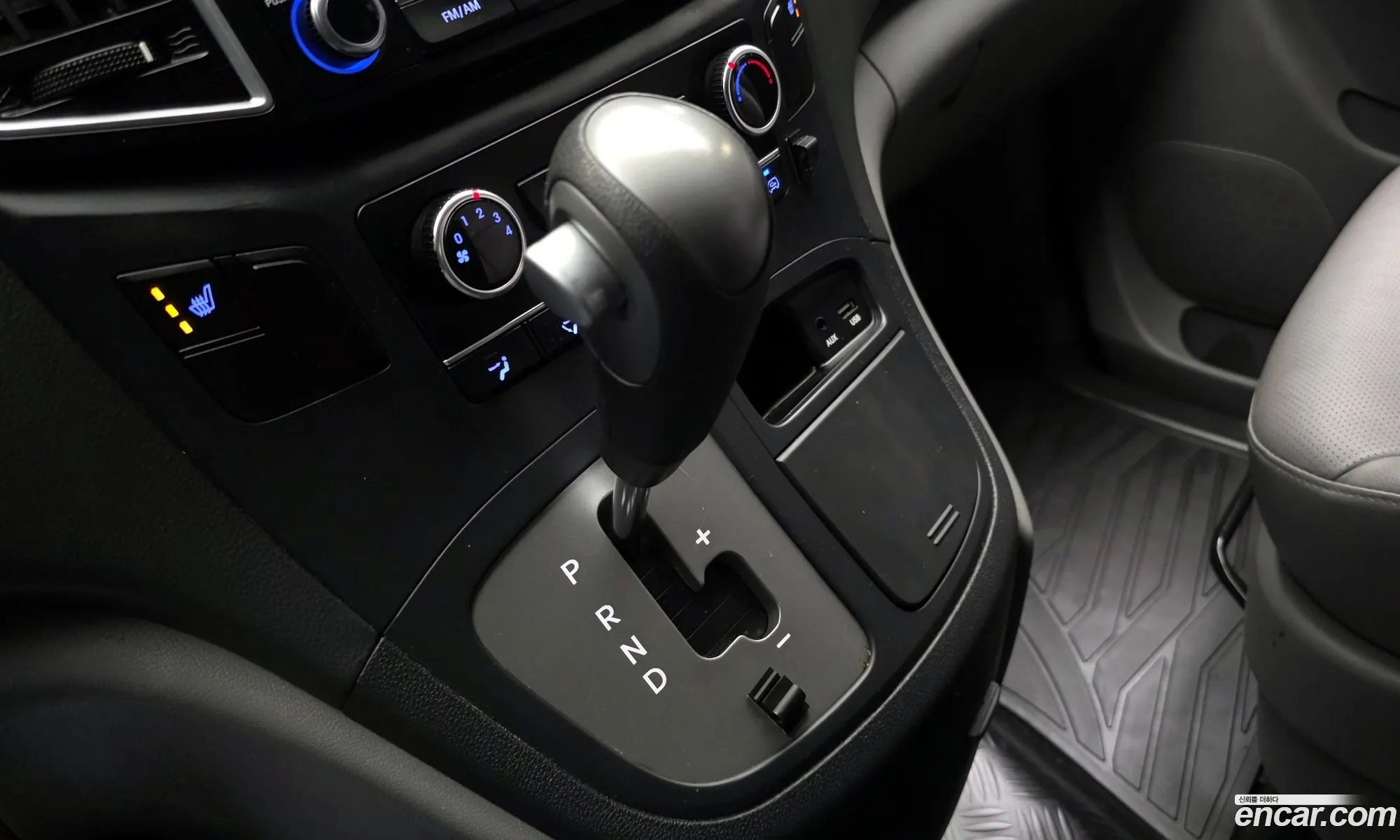 Hyundai Grand Starex 2018 KMFWBX7KBJU967006 — 25