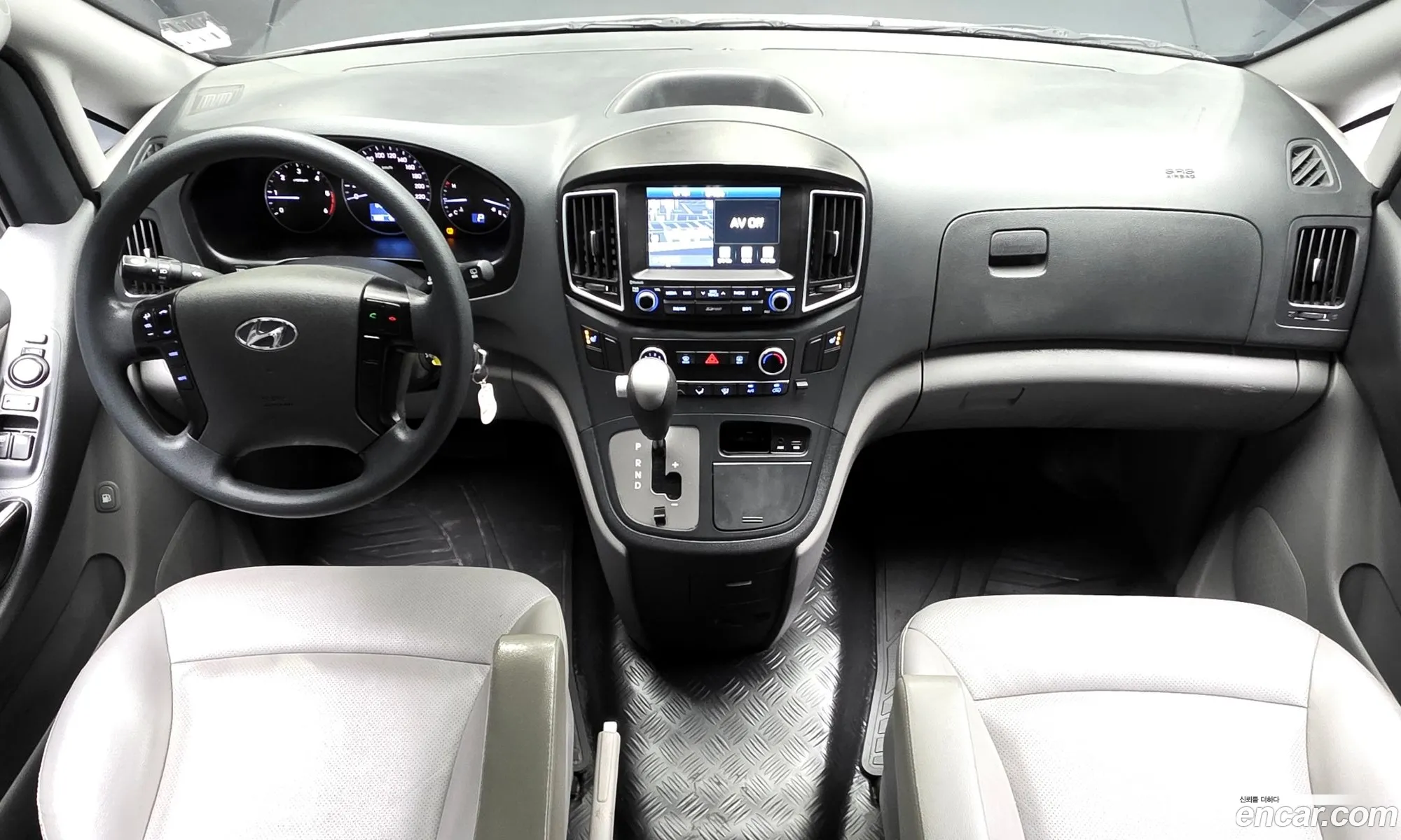Hyundai Grand Starex 2018 KMFWBX7KBJU967006 — 7