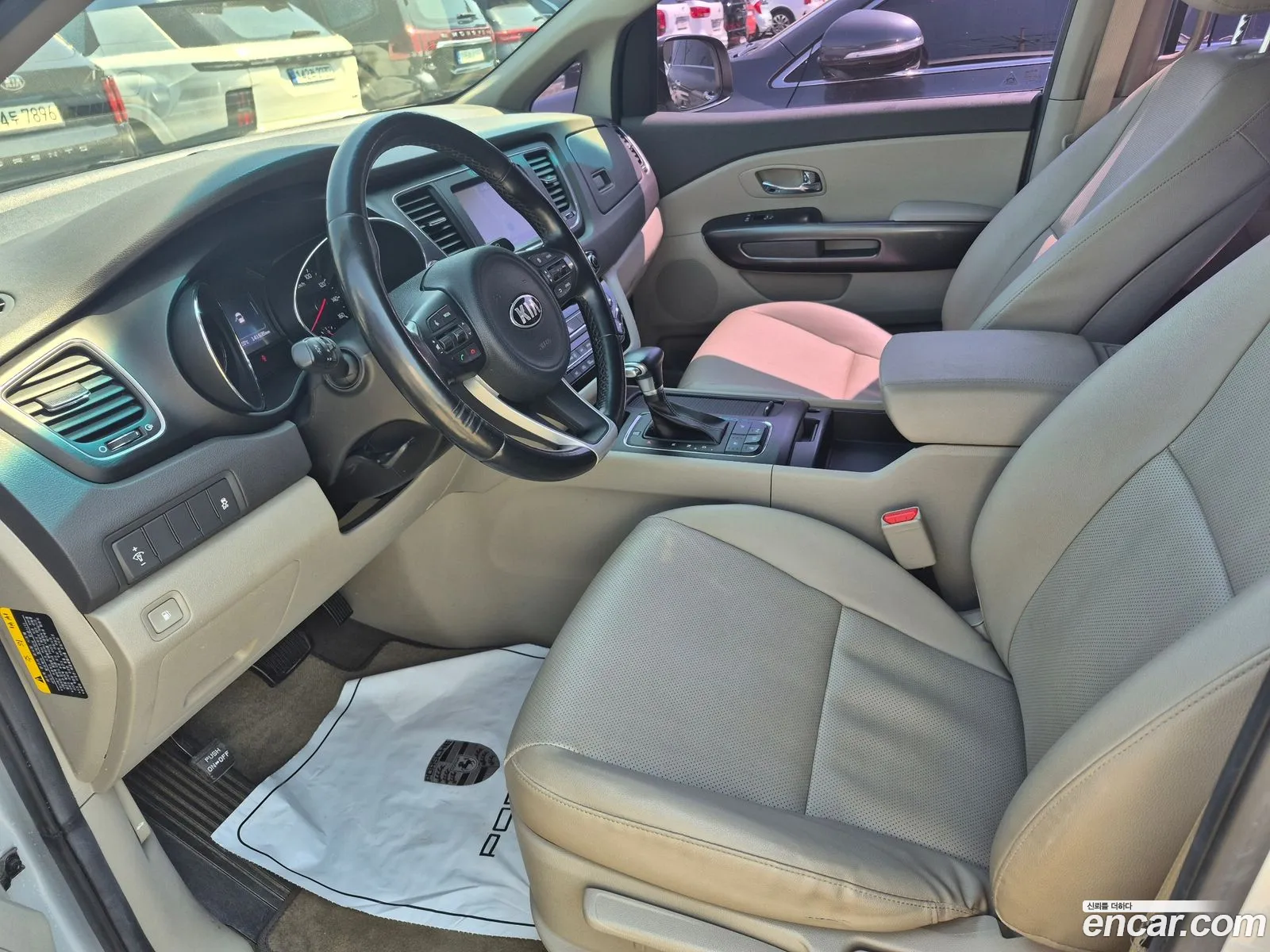Kia Carnival 2017 — 9