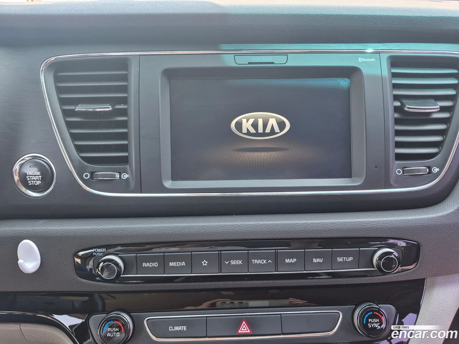 Kia Carnival 2017 — 7