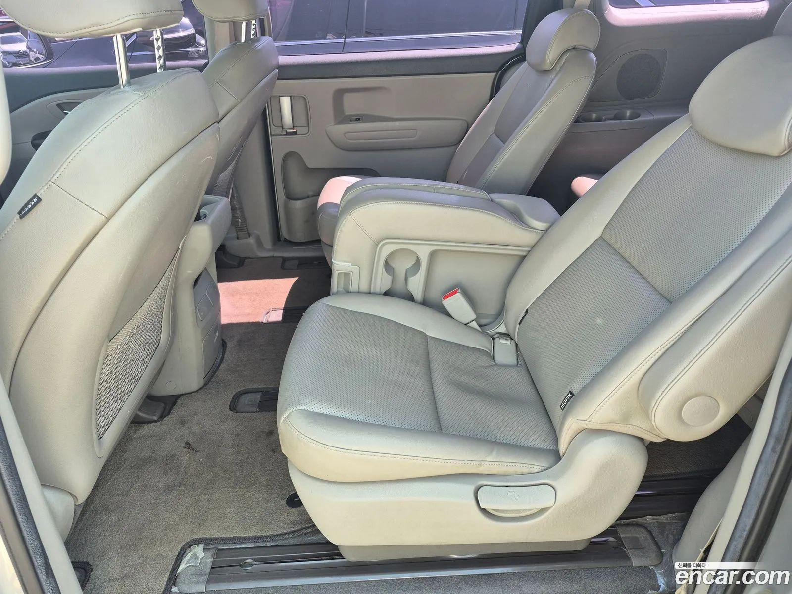 Kia Carnival 2017 — 12