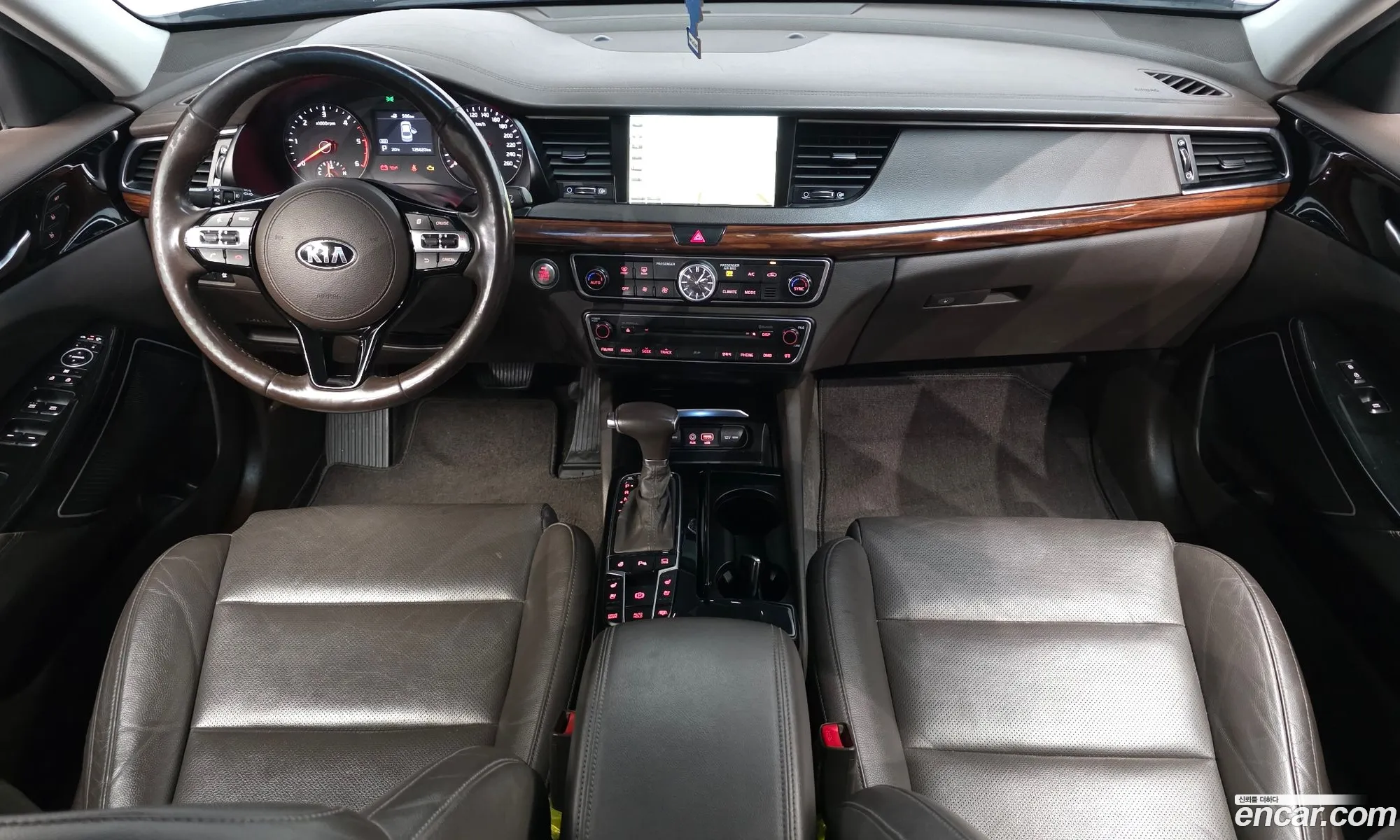 Kia K7 2016 KNALB41ABGA022832 — 4