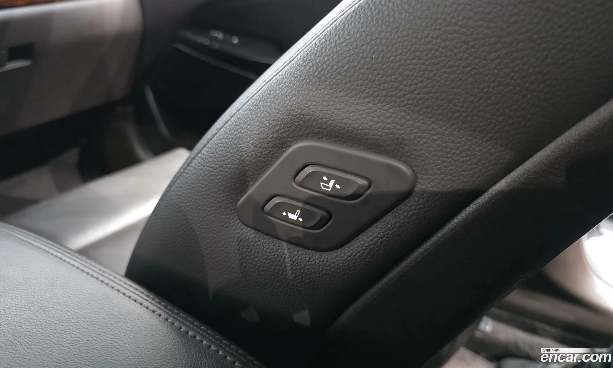 Kia K7 2016 KNALB41ABGA022832 — 2