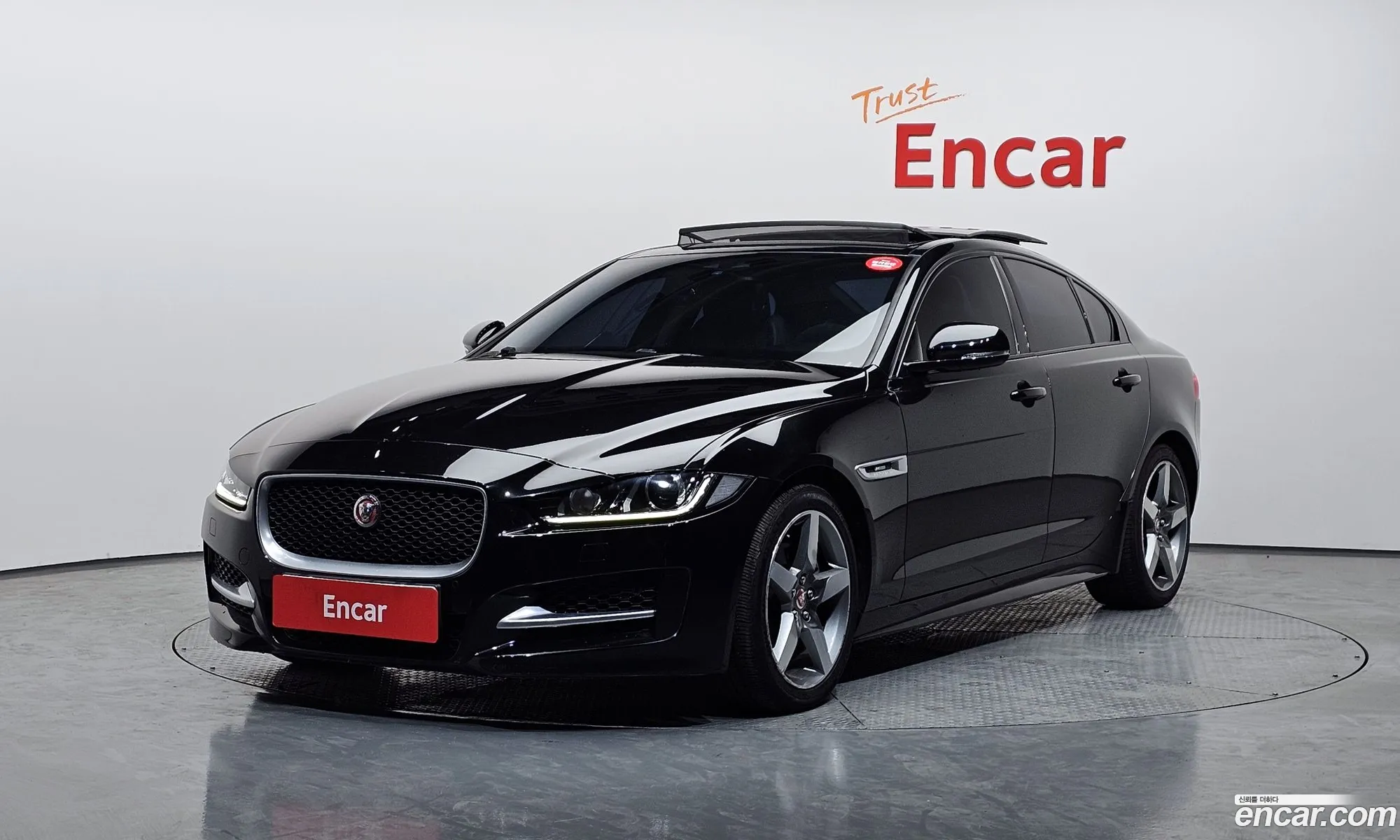 Jaguar XE 2015 — 20