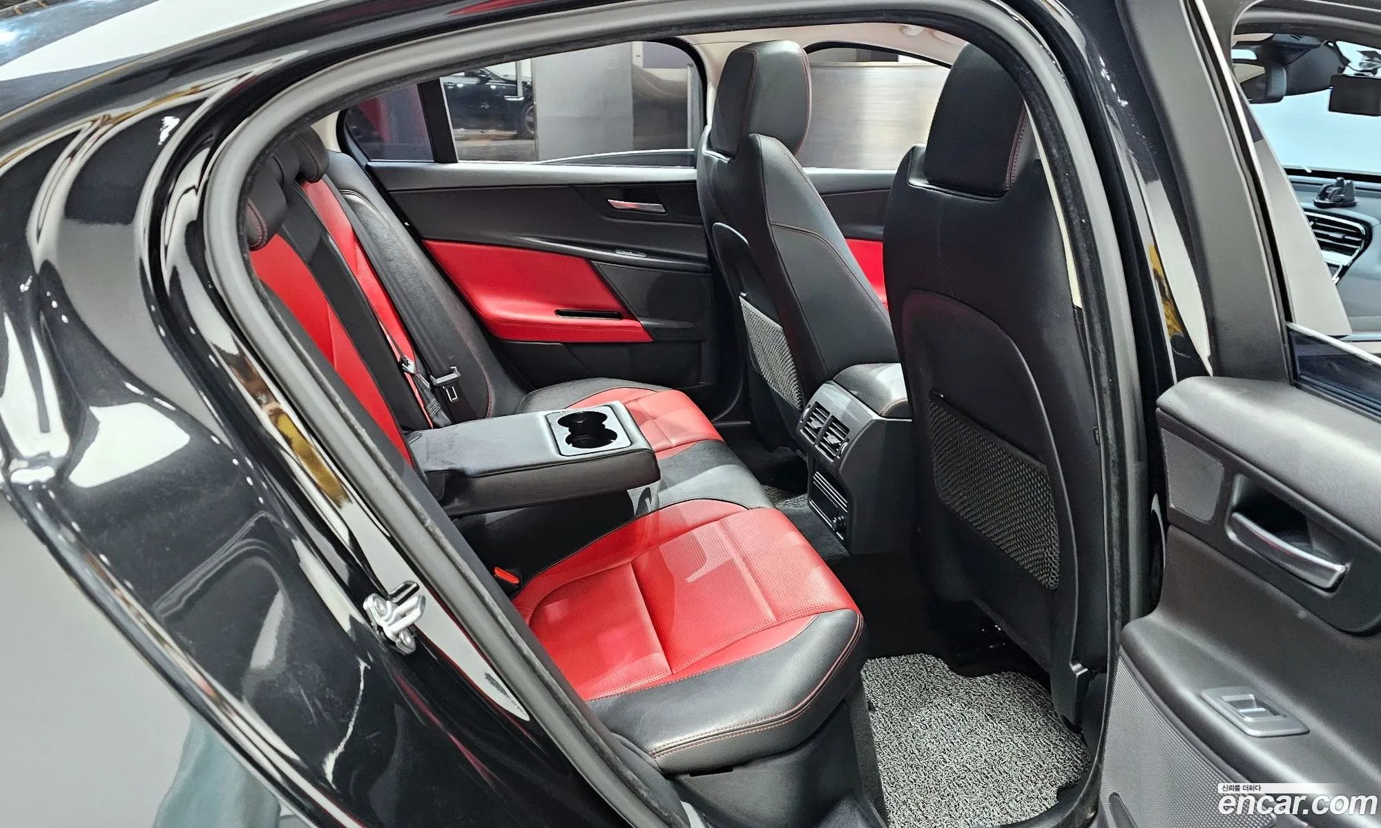 Jaguar XE 2015 — 4