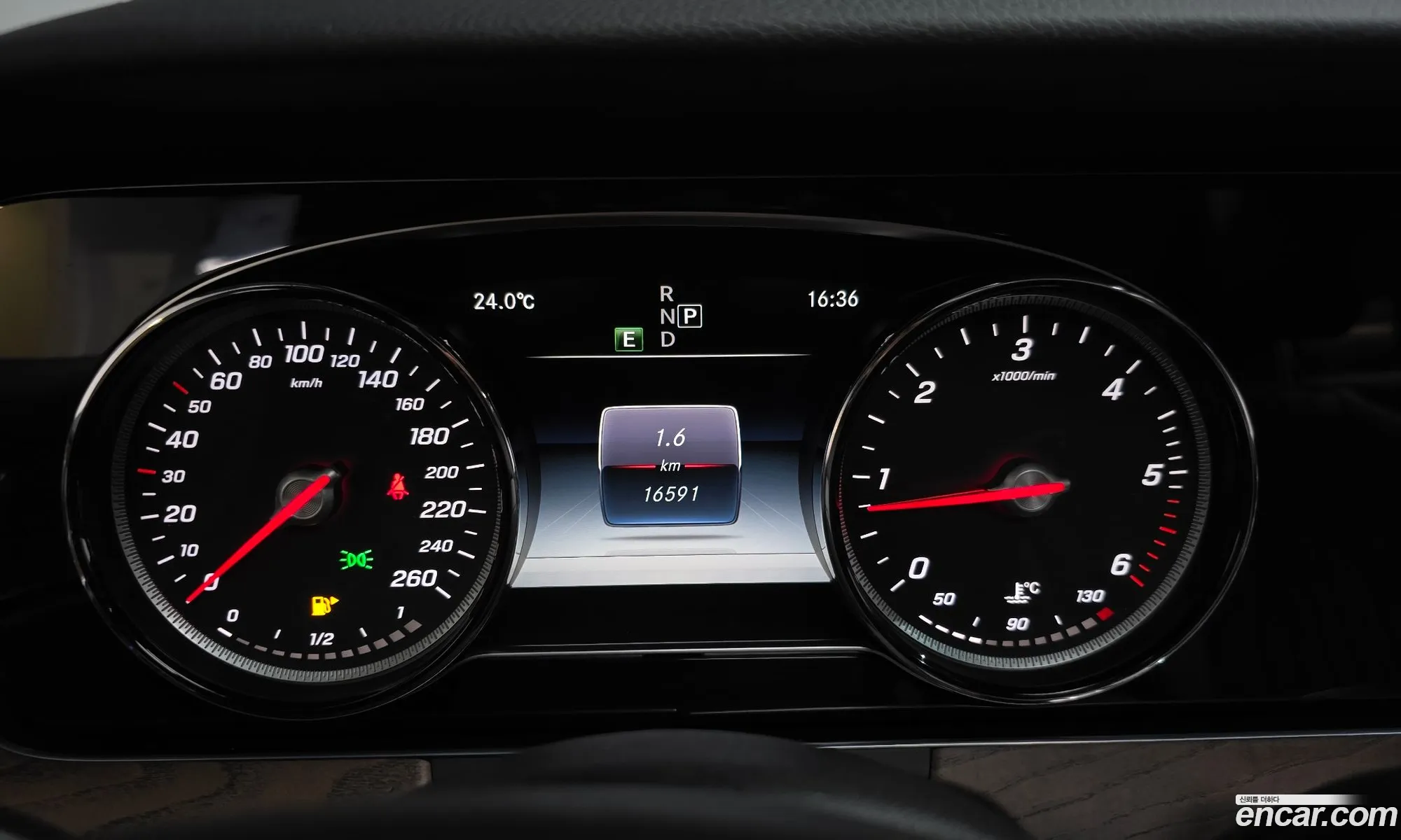 Mercedes-Benz E-Class W213 2017 — 28