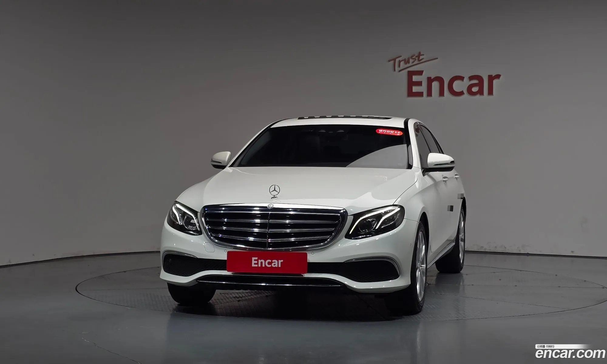 Mercedes-Benz E-Class W213 2017 — 14