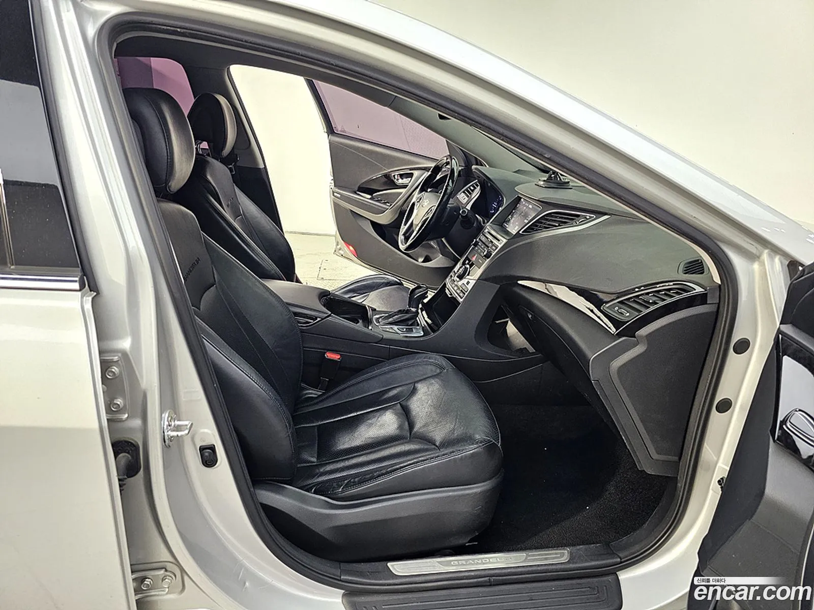 Hyundai Grandeur HG 2014 — 18