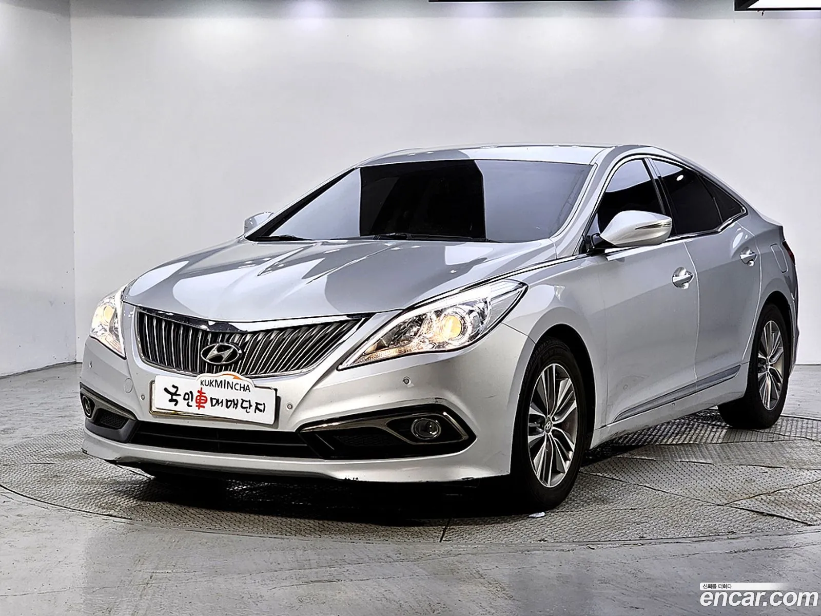 Hyundai Grandeur HG 2014 — 17