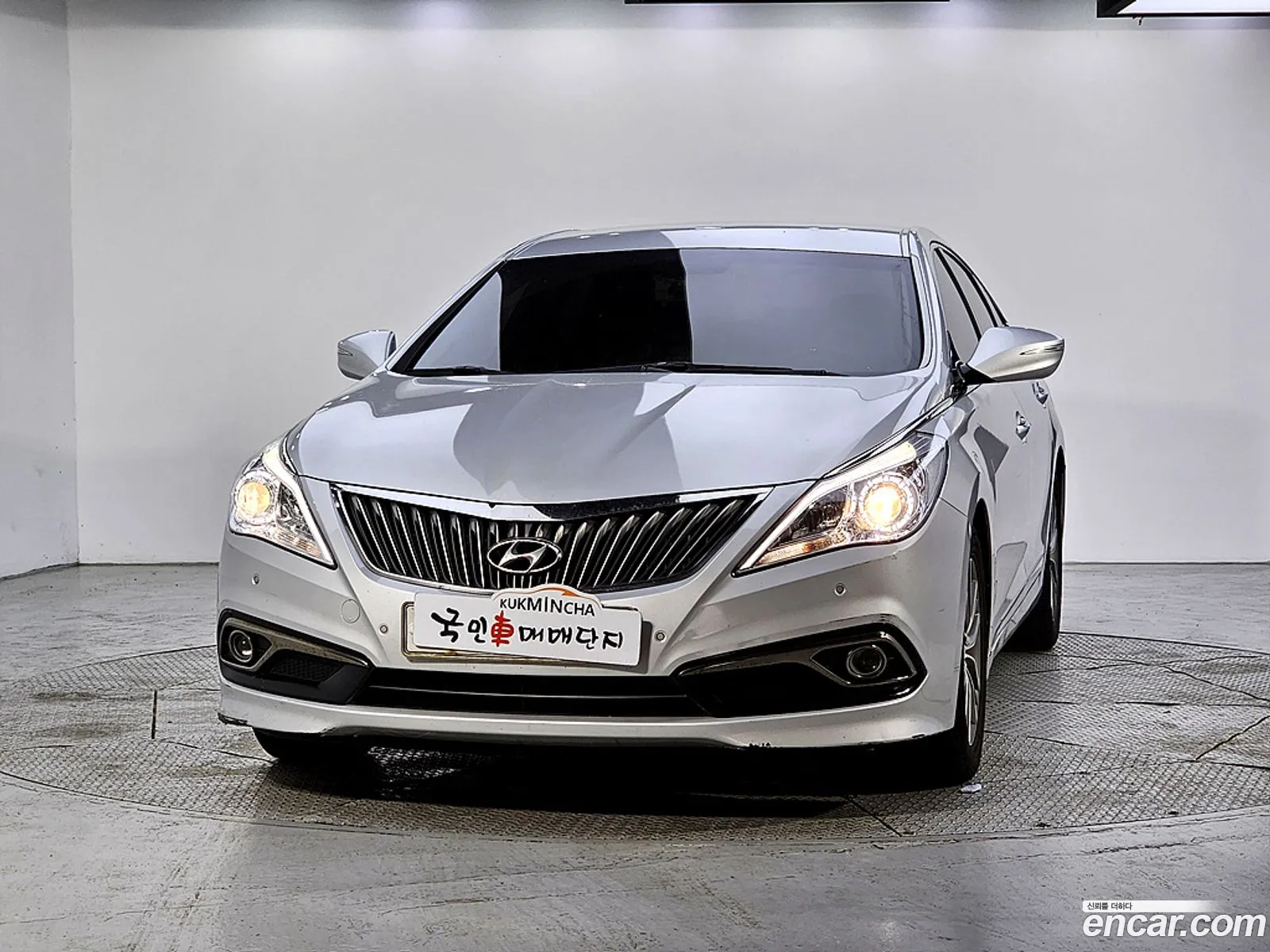 Hyundai Grandeur HG 2014 — 16
