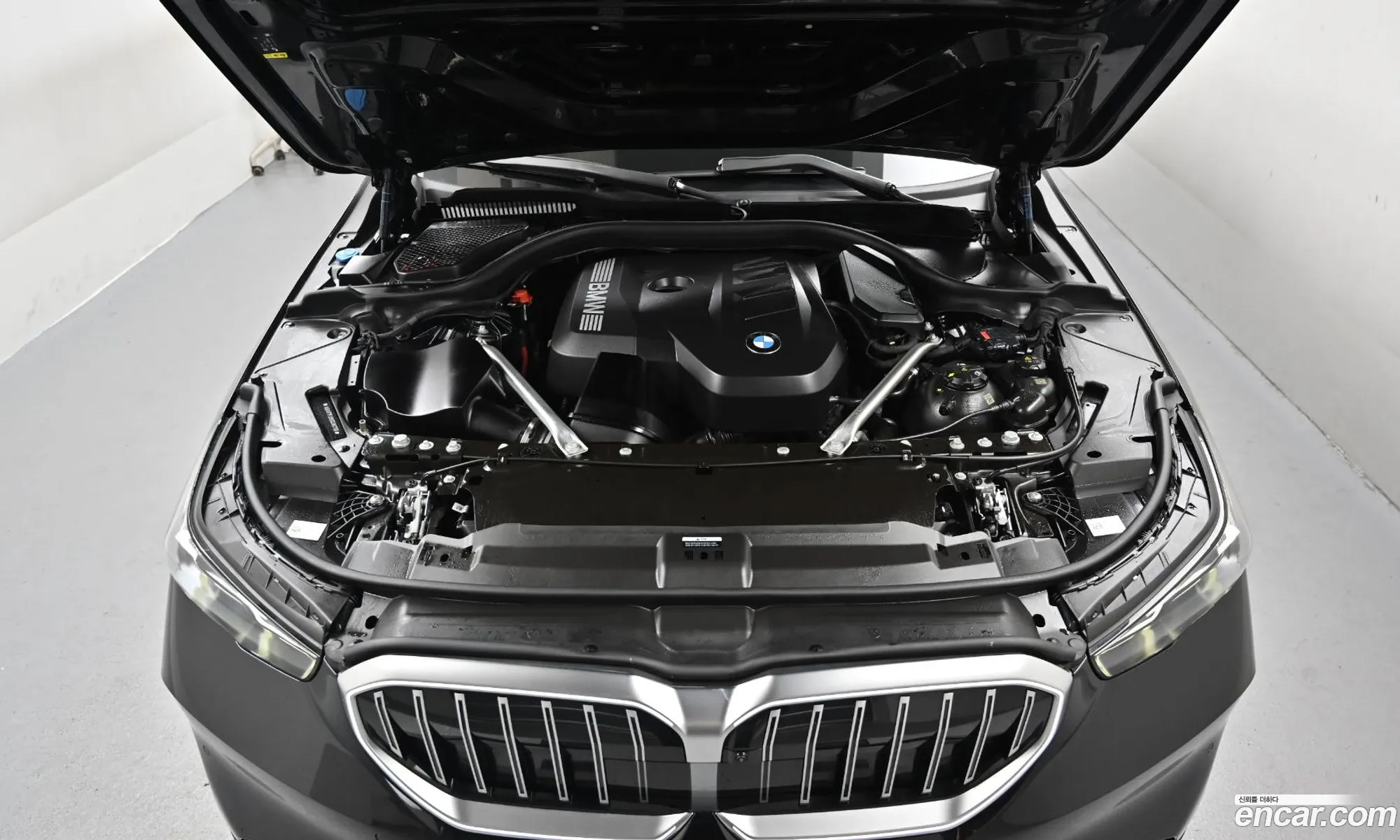 BMW 5 Series 2025 — 8