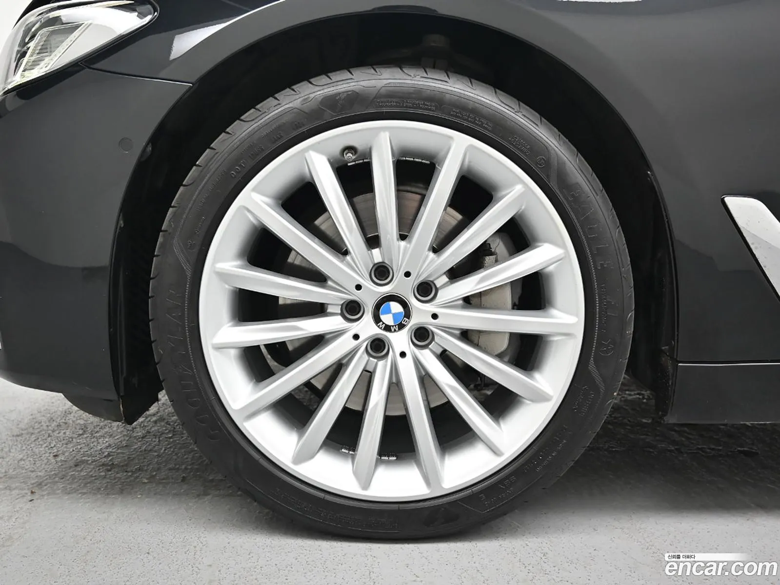 BMW 5 Series 2022 — 8