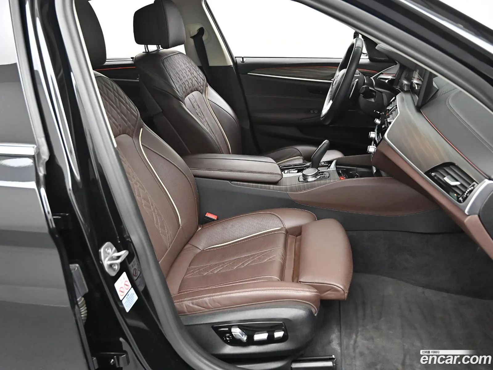 BMW 5 Series 2022 — 19