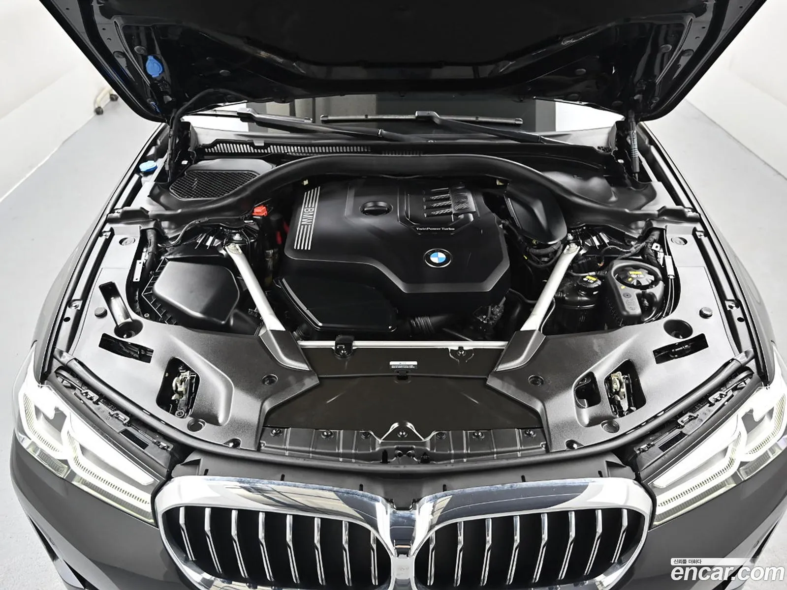 BMW 5 Series 2022 — 9