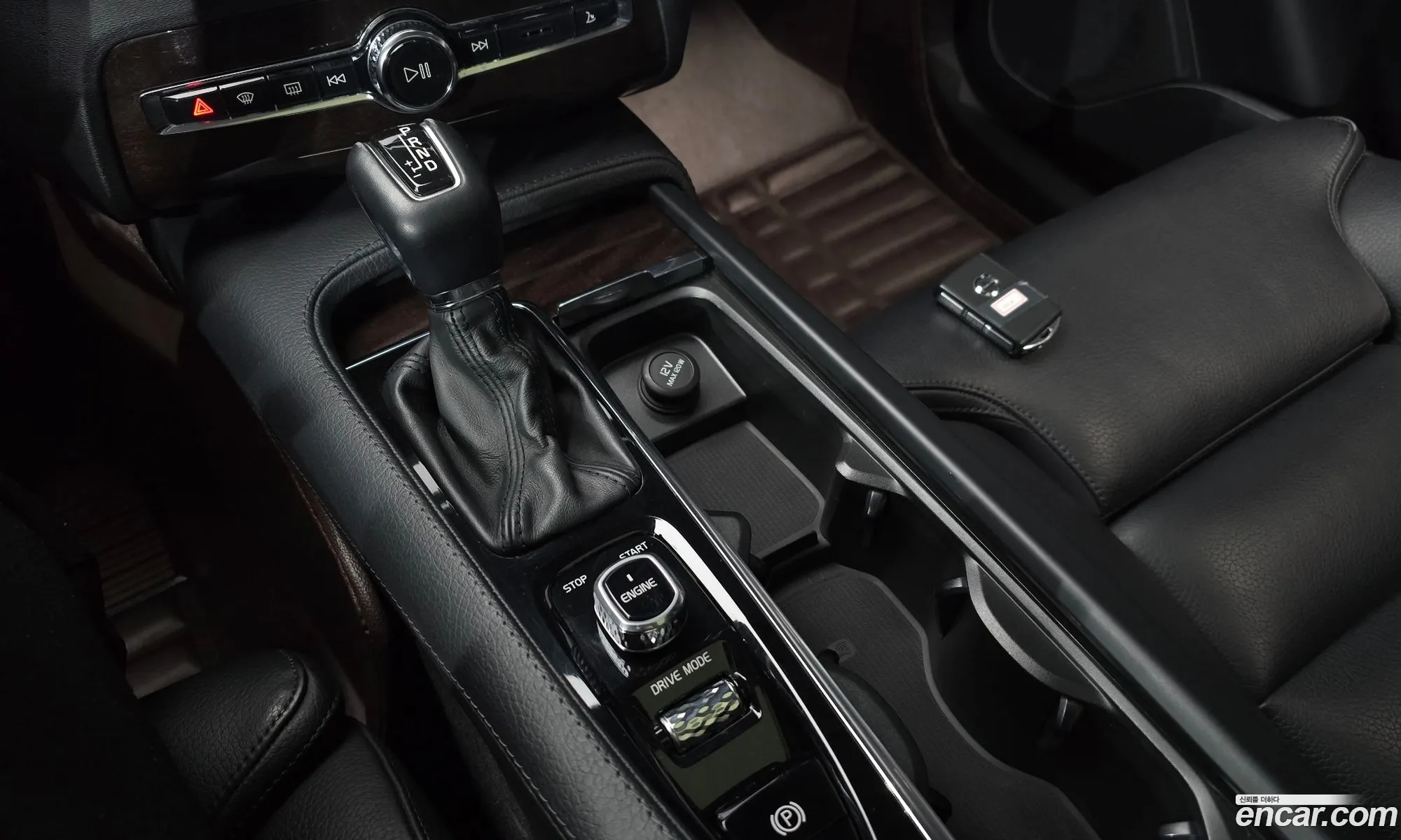 Volvo XC90 2016 — 11
