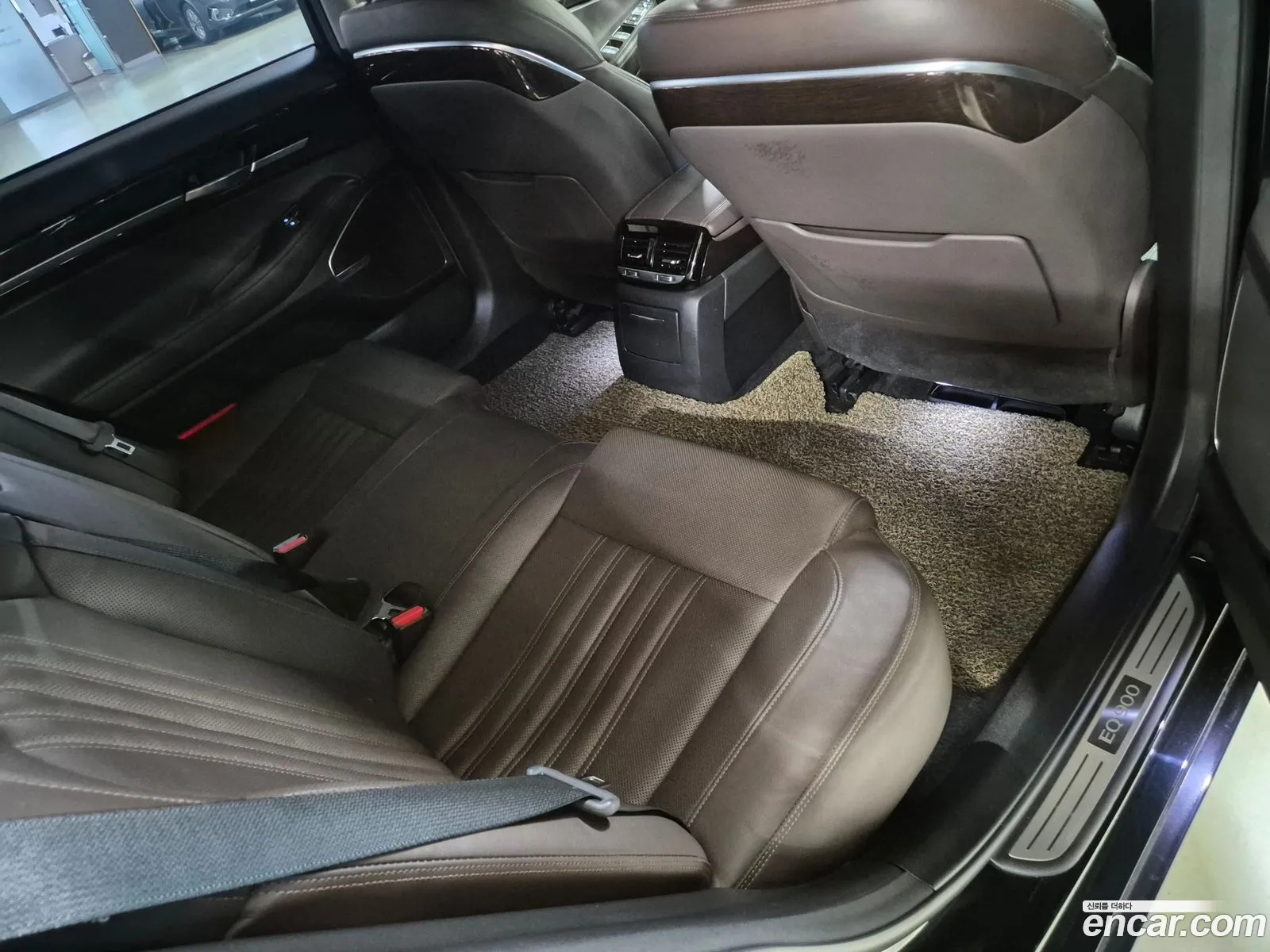 Genesis EQ900 2018 — 12