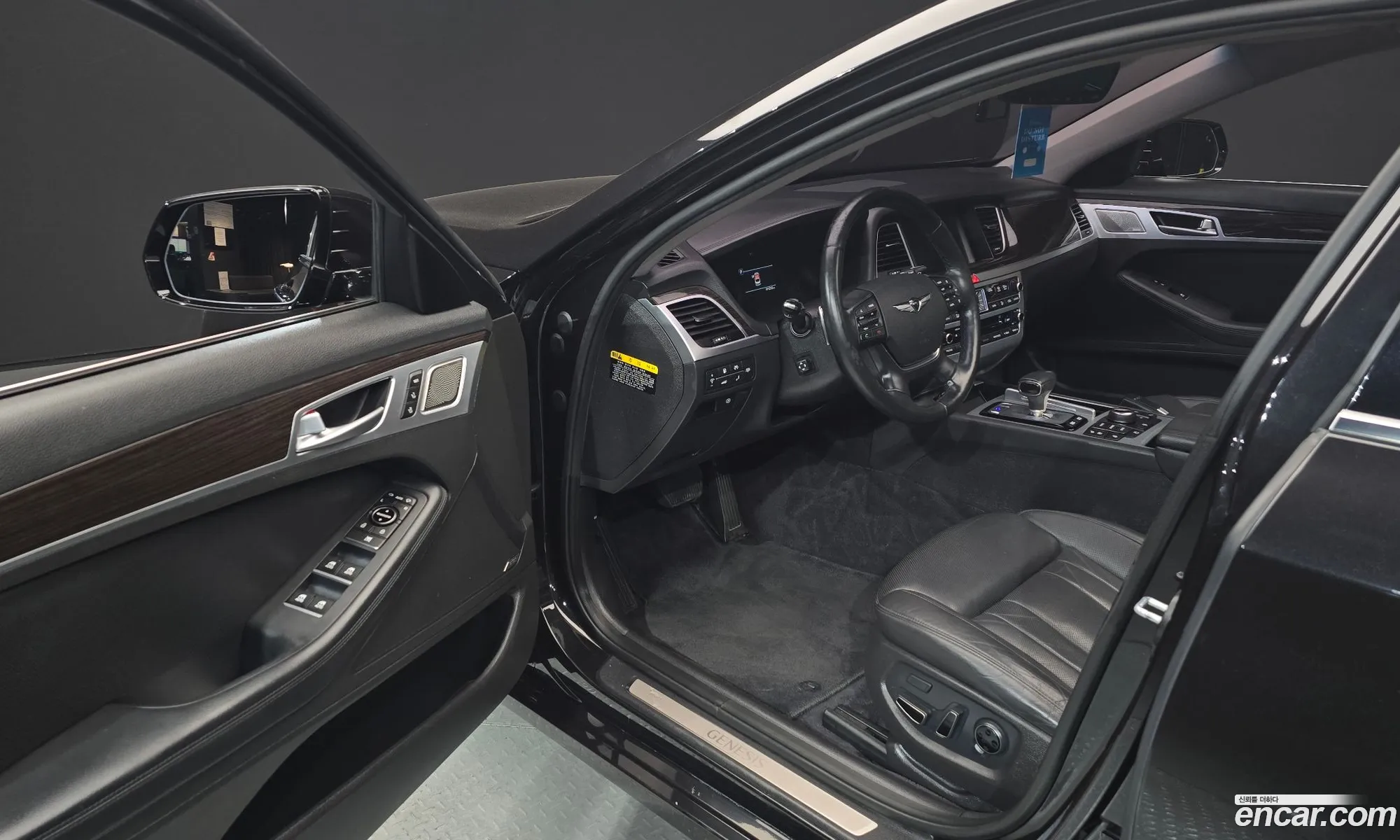 Genesis G80 2017 KMHGM41DBJU253084 — 18