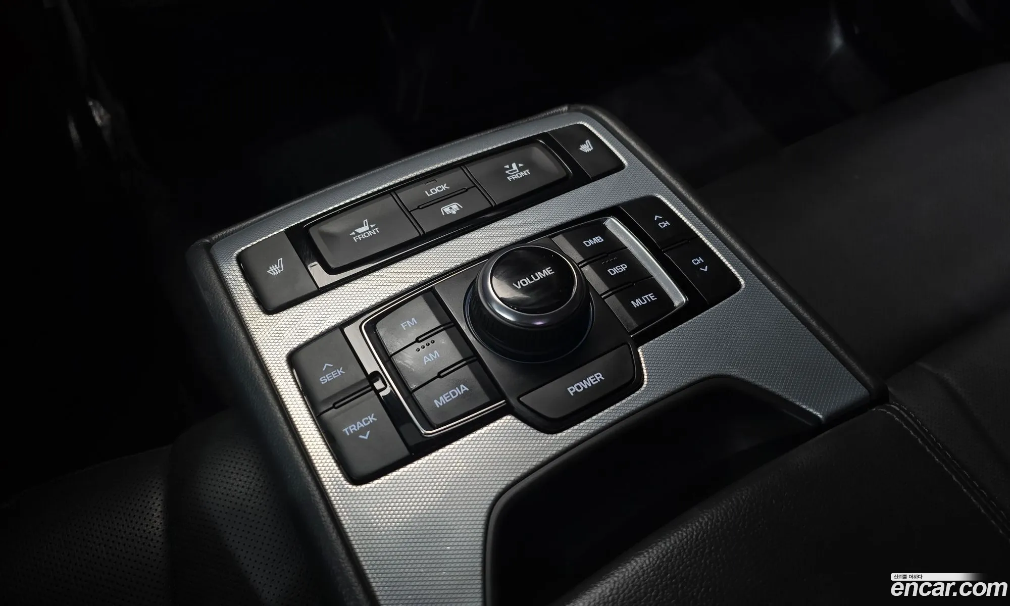 Genesis G80 2017 KMHGM41DBJU253084 — 16
