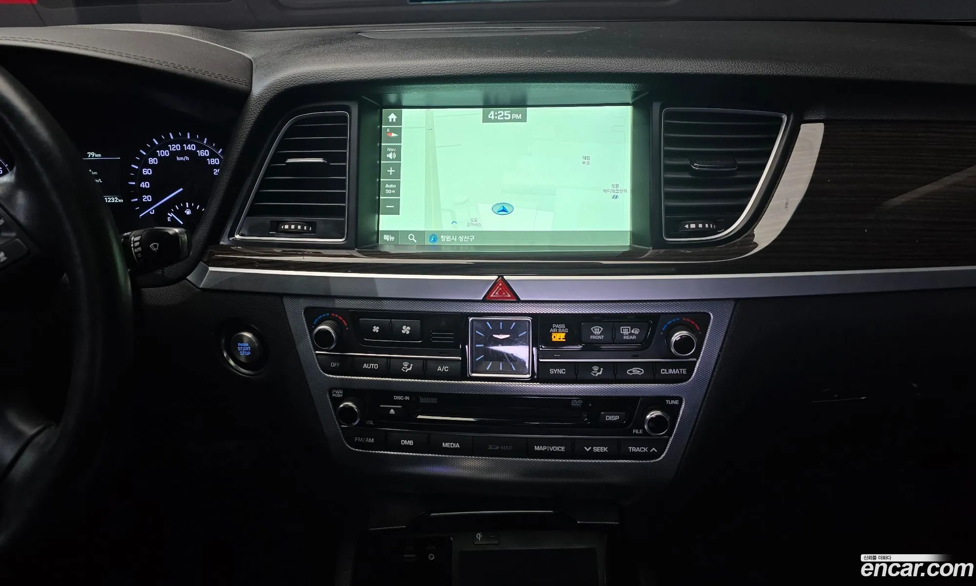 Genesis G80 2017 KMHGM41DBJU253084 — 20