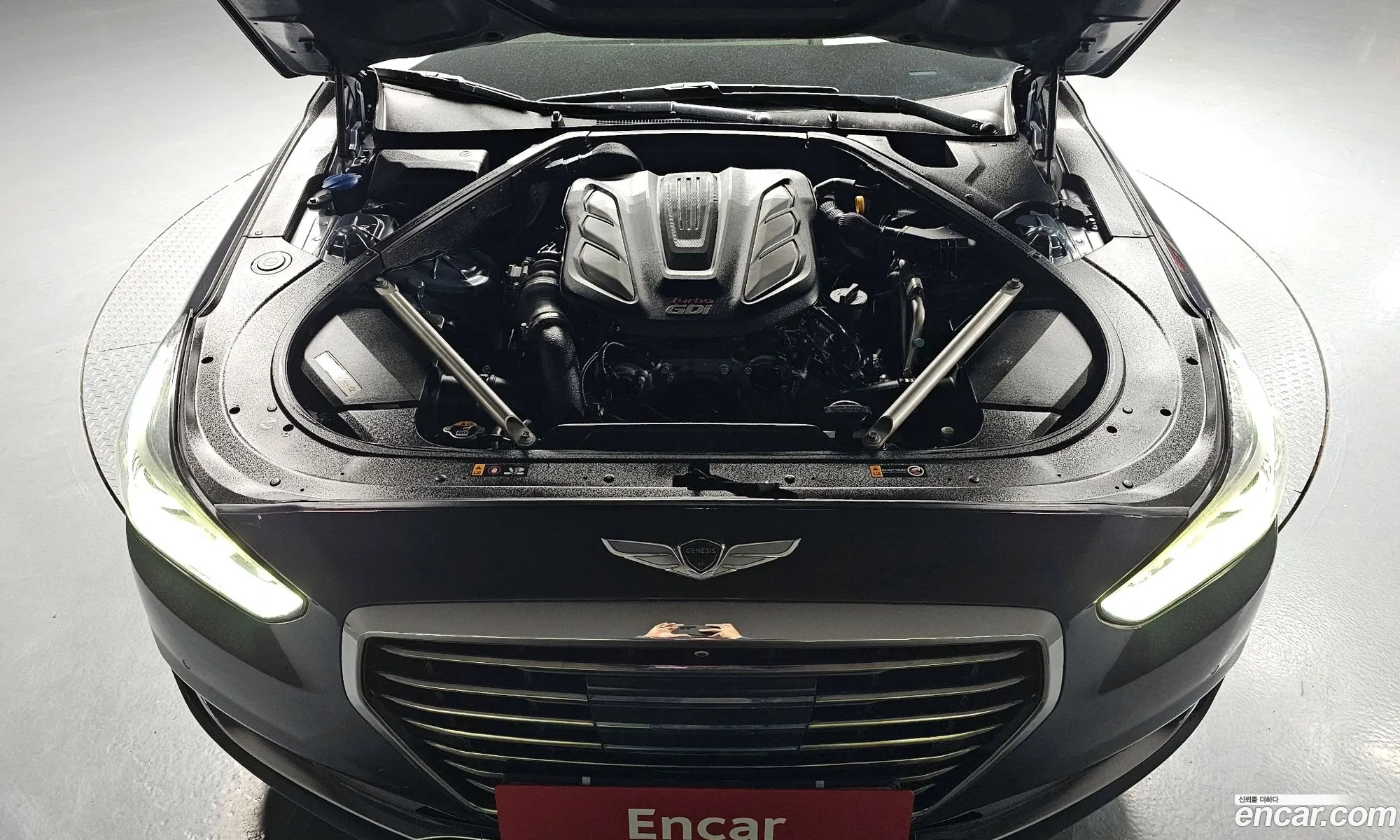 Genesis EQ900 2016 KMHG341ADGU013852 — 12