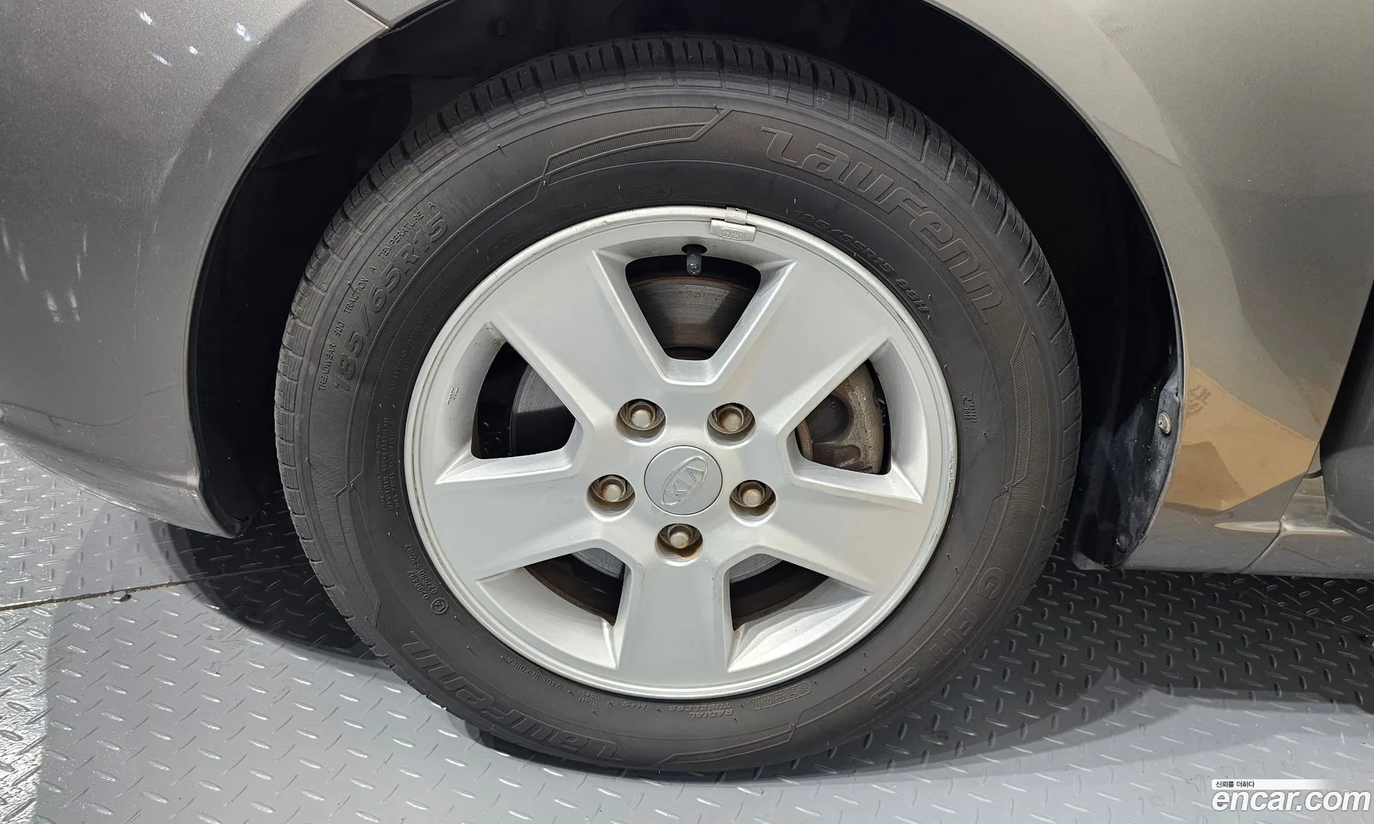 Kia Forte 2011 KNAFT415BBA380654 — 12