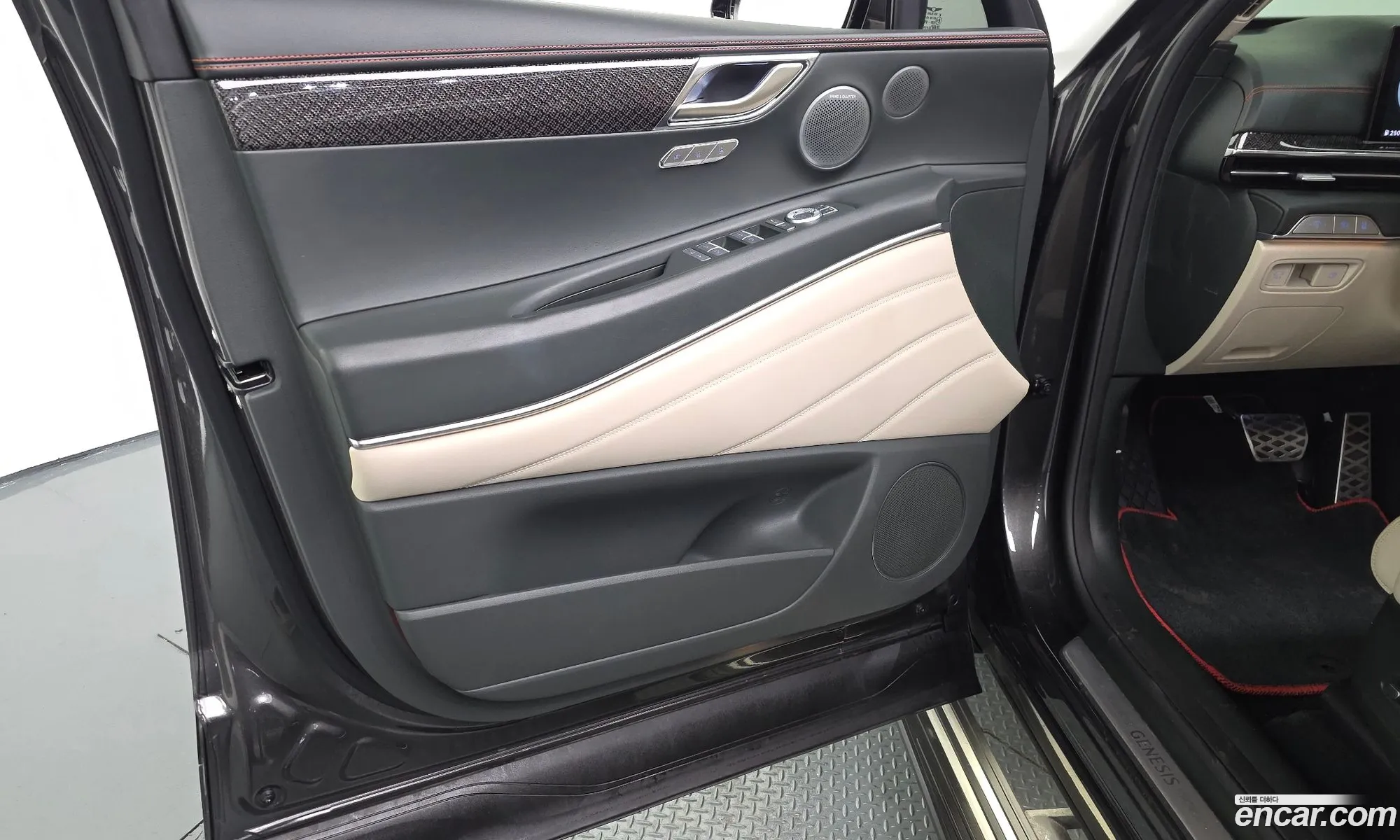 Genesis GV80 Coupe 2024 KMTHF61CDRU214331 — 31