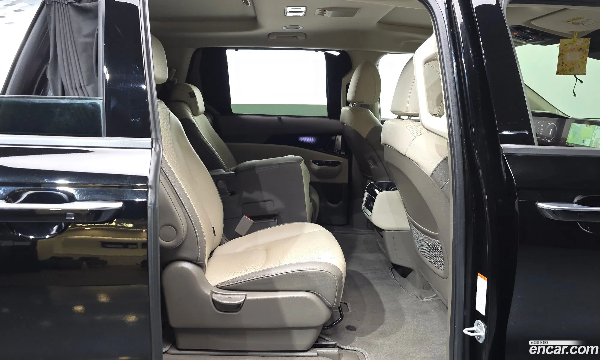 Kia Carnival 2023 KNHNE37BBPS278137 — 5