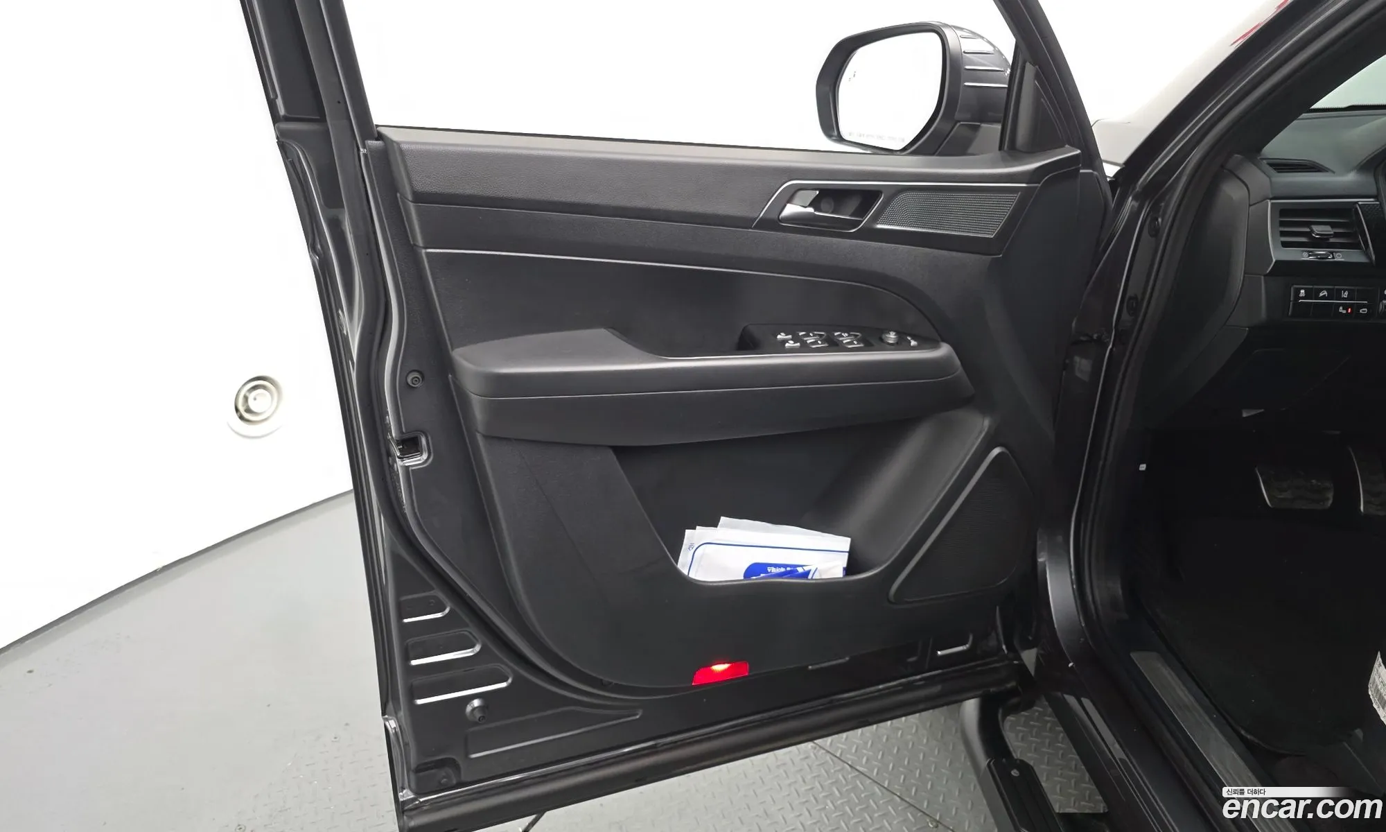 KG Mobility (SsangYong) Rexton Sports Khan 2021 — 32
