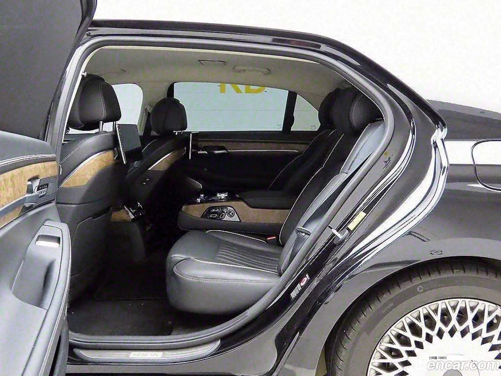 Genesis G90 2019 — 19